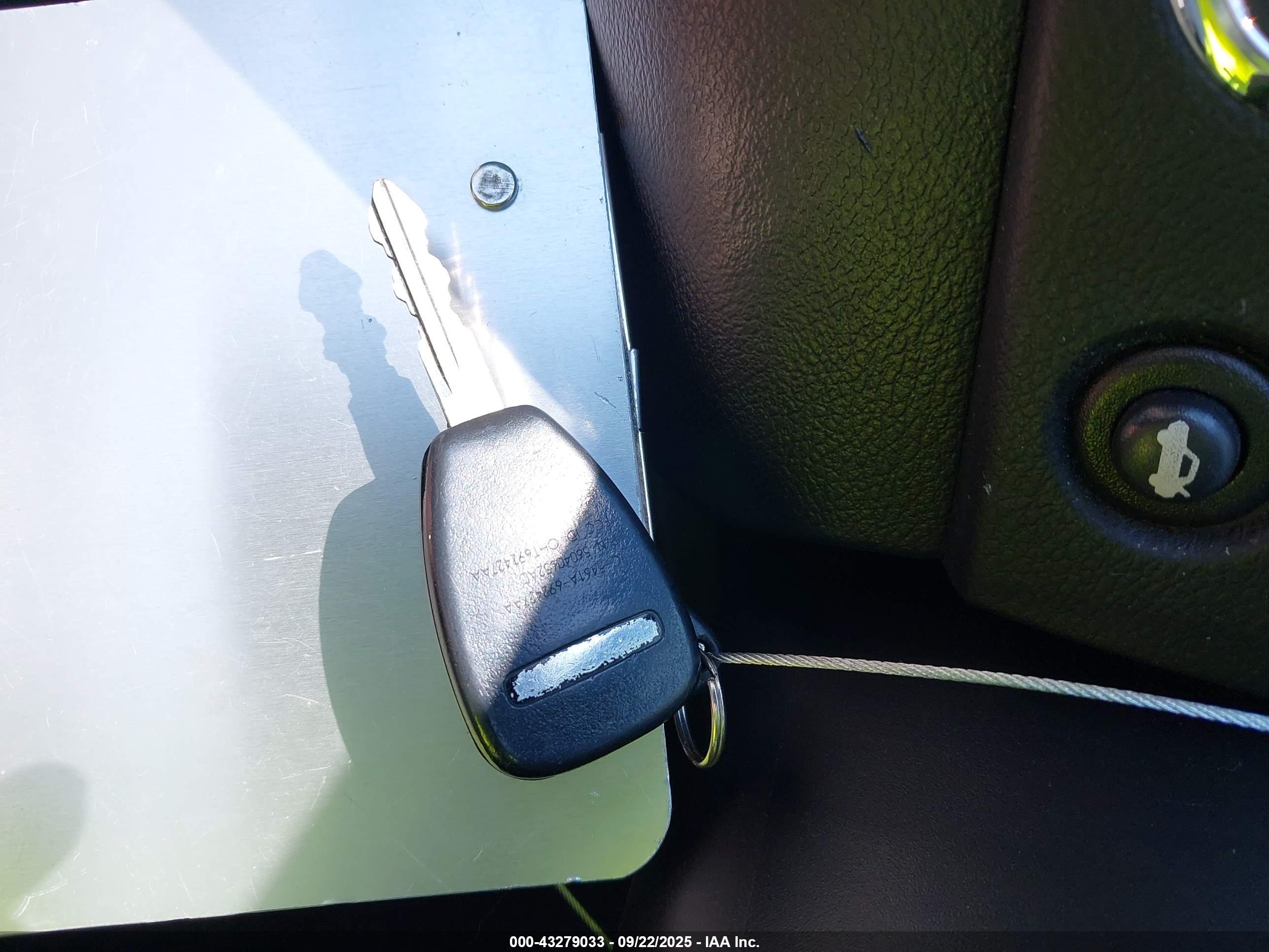CHRYSLER 200 image 11
