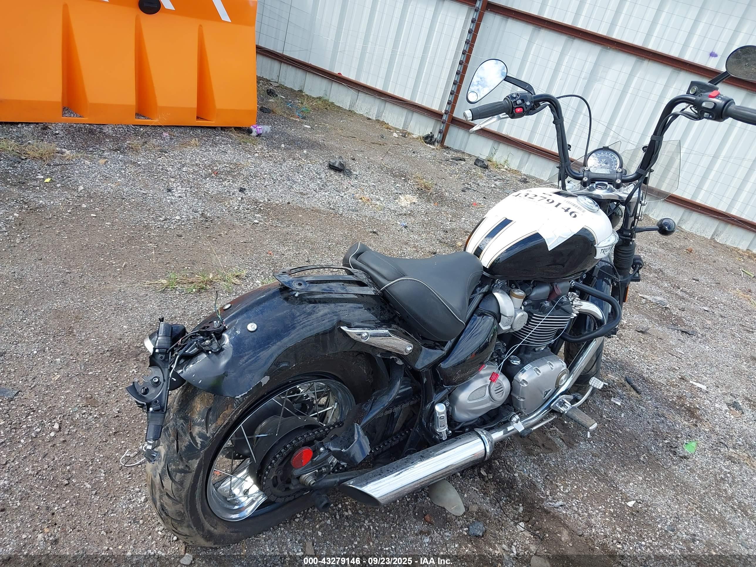 TRIUMPH MOTORCYCLE image 4