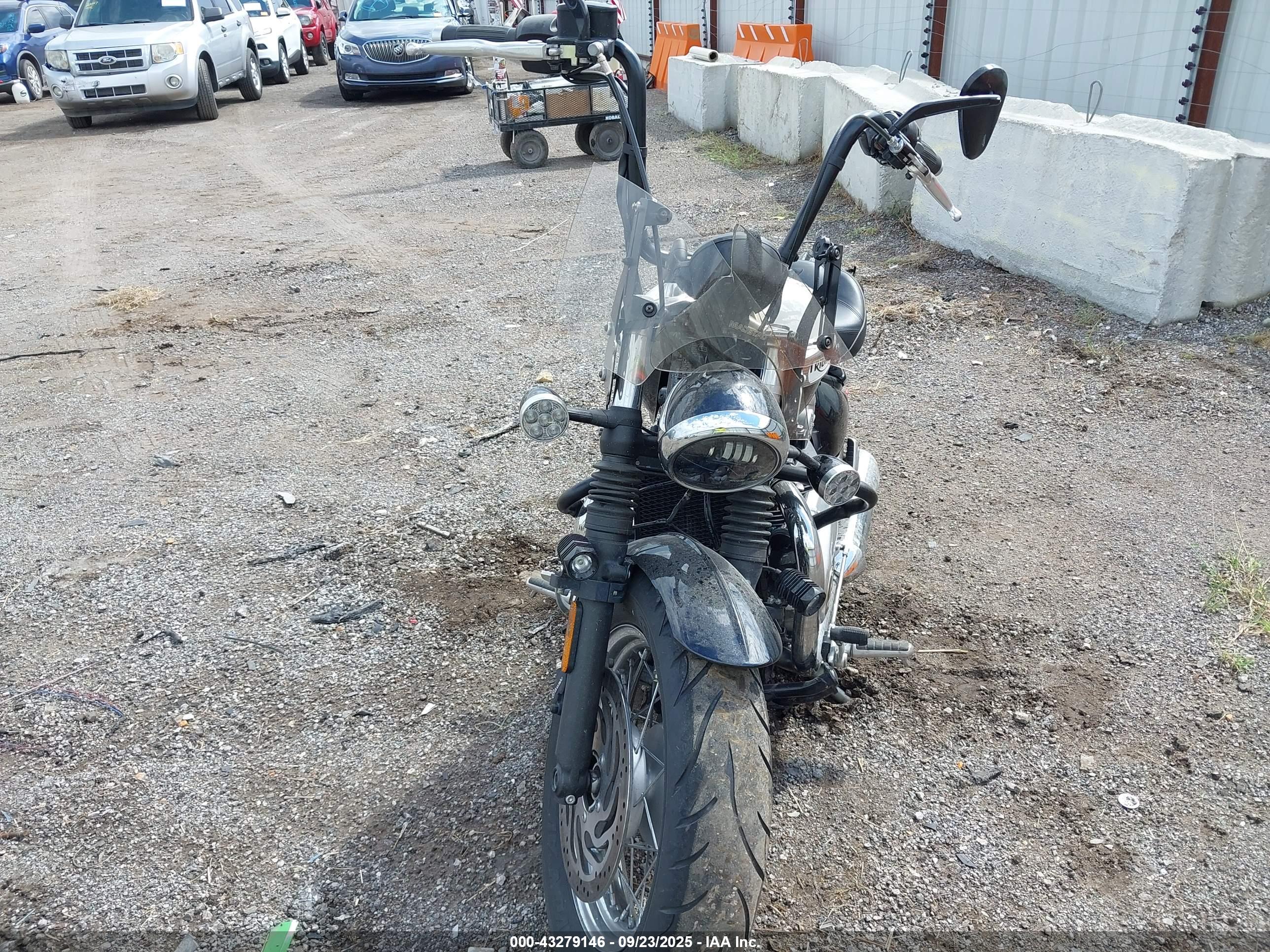 TRIUMPH MOTORCYCLE image 5