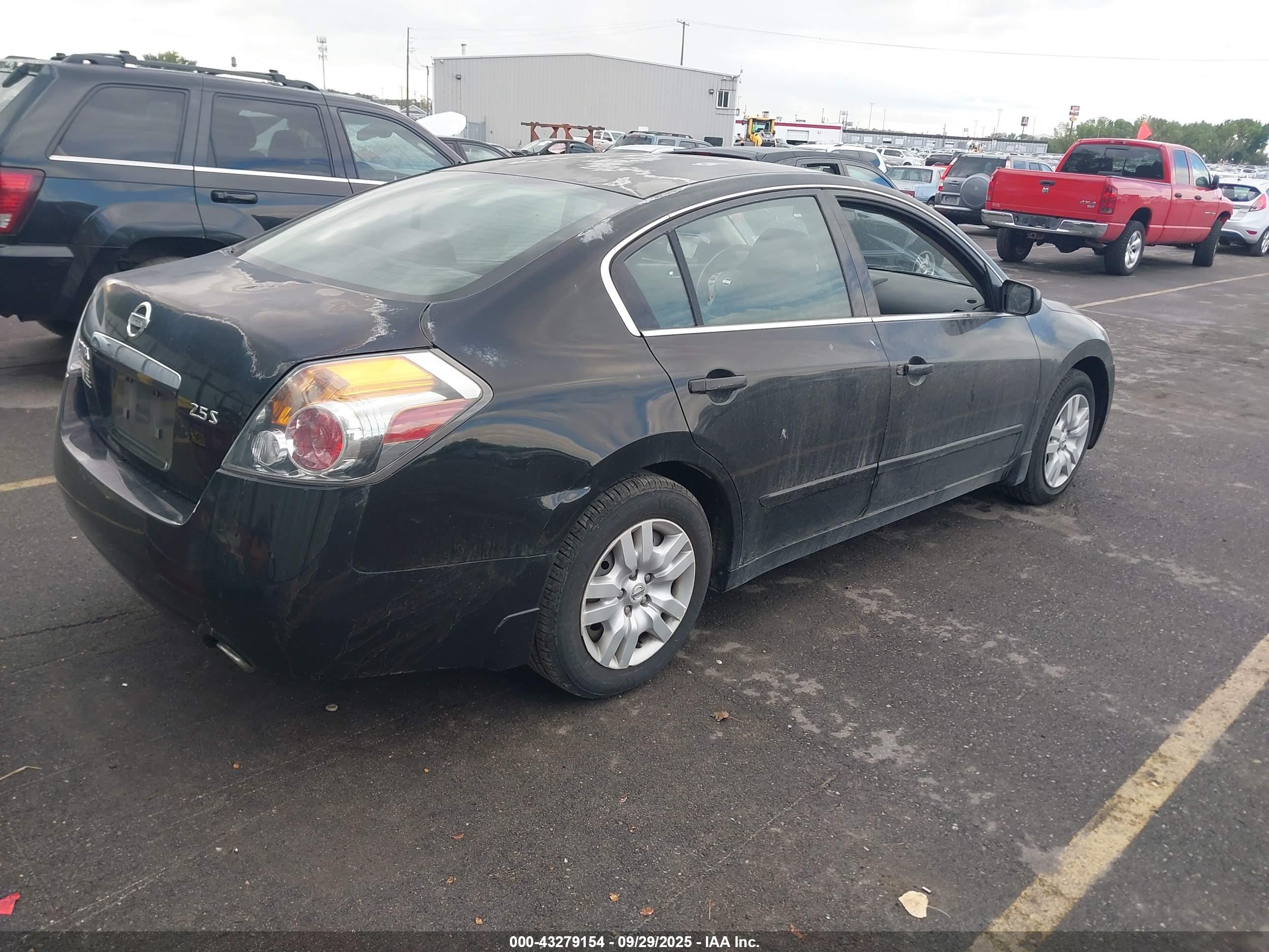 NISSAN ALTIMA image 4