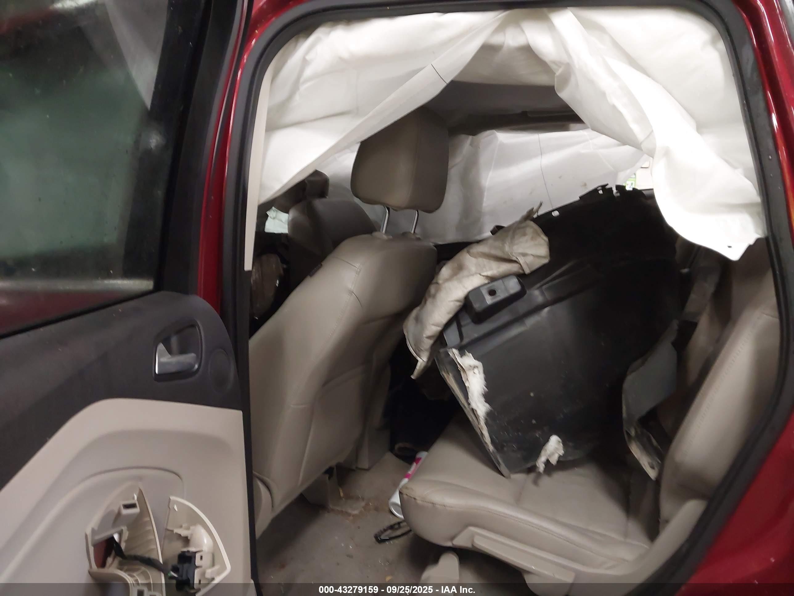 FORD ESCAPE image 8