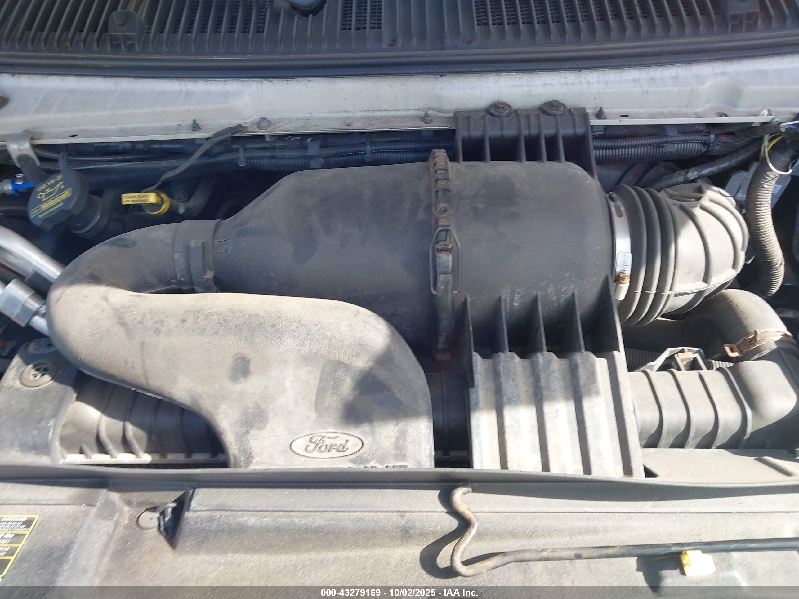 FORD E-450 image 10