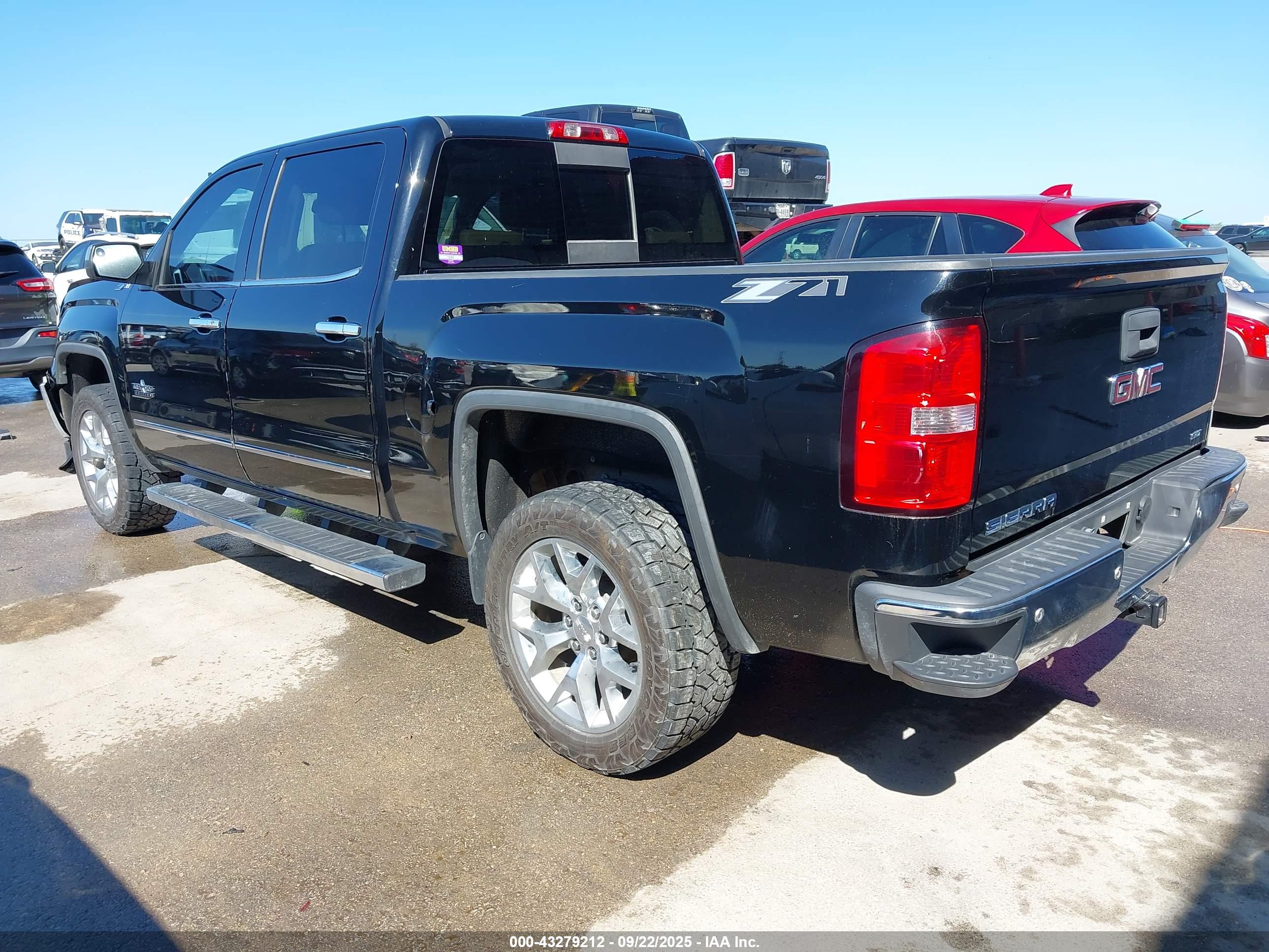 GMC SIERRA image 3