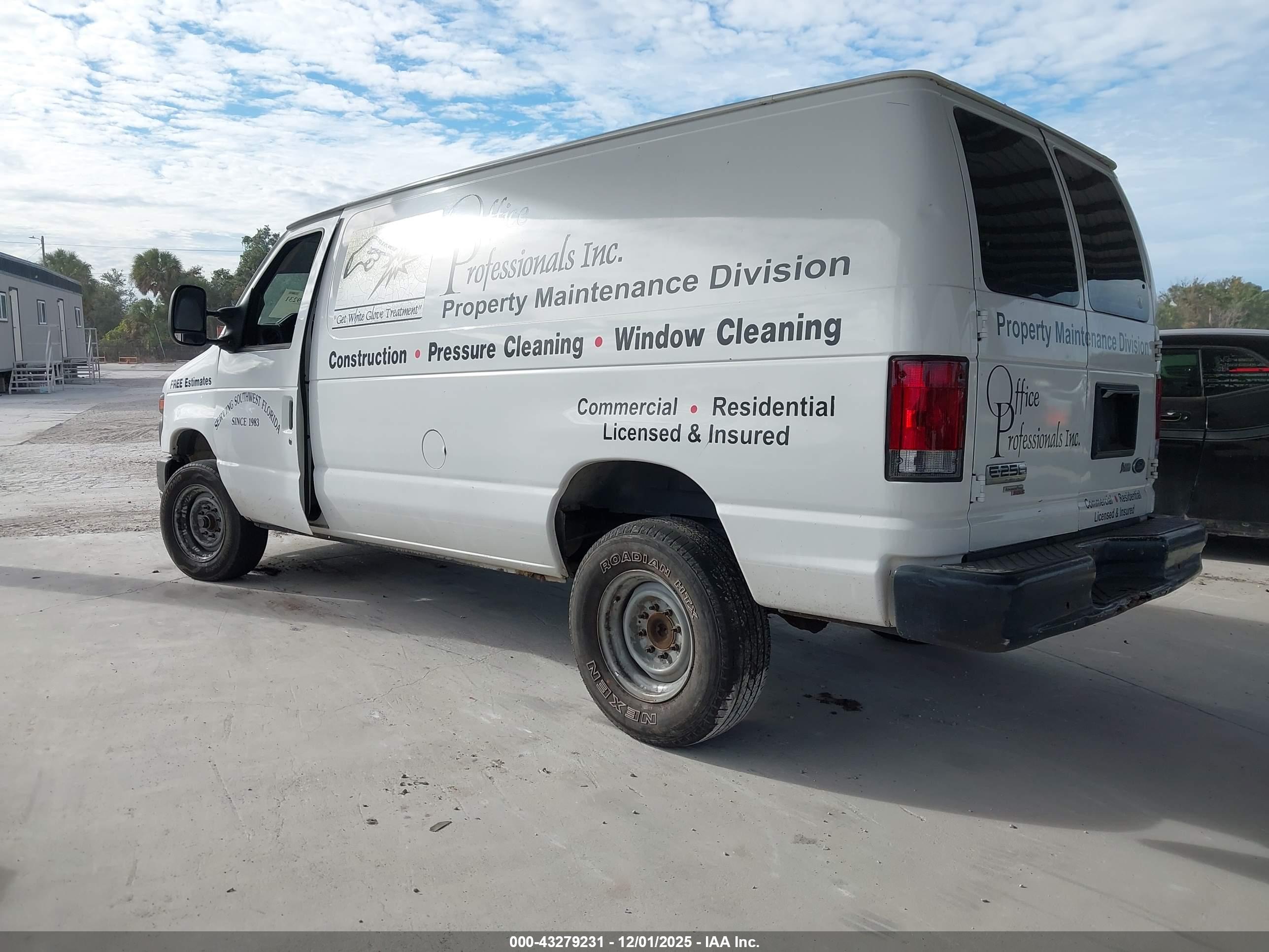 FORD E-250 image 3
