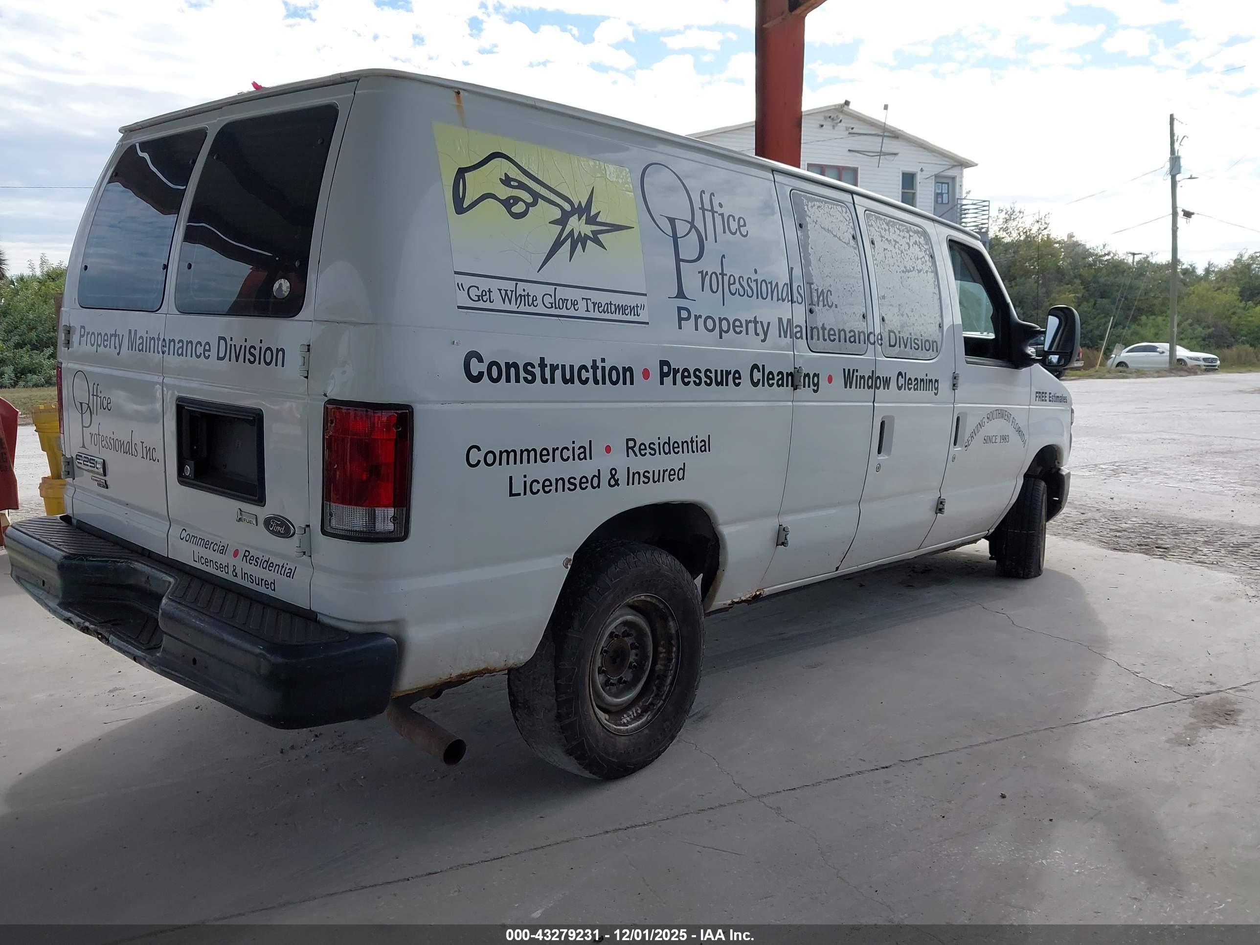 FORD E-250 image 4