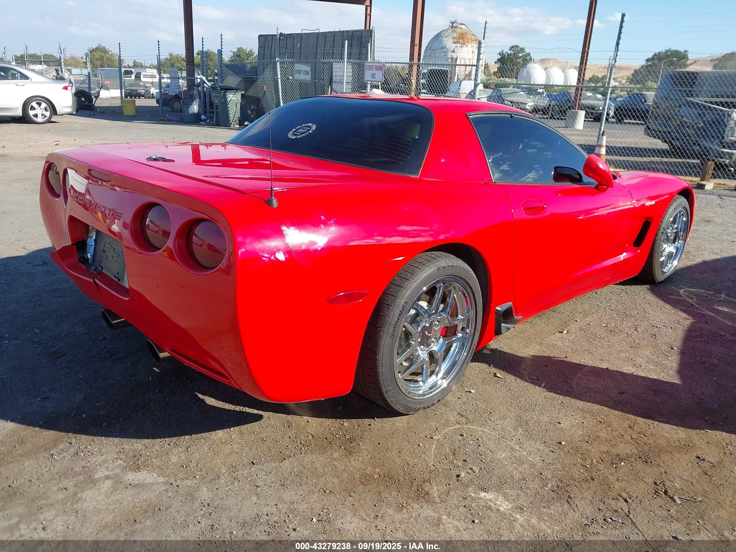 CHEVROLET CORVETTE image 4