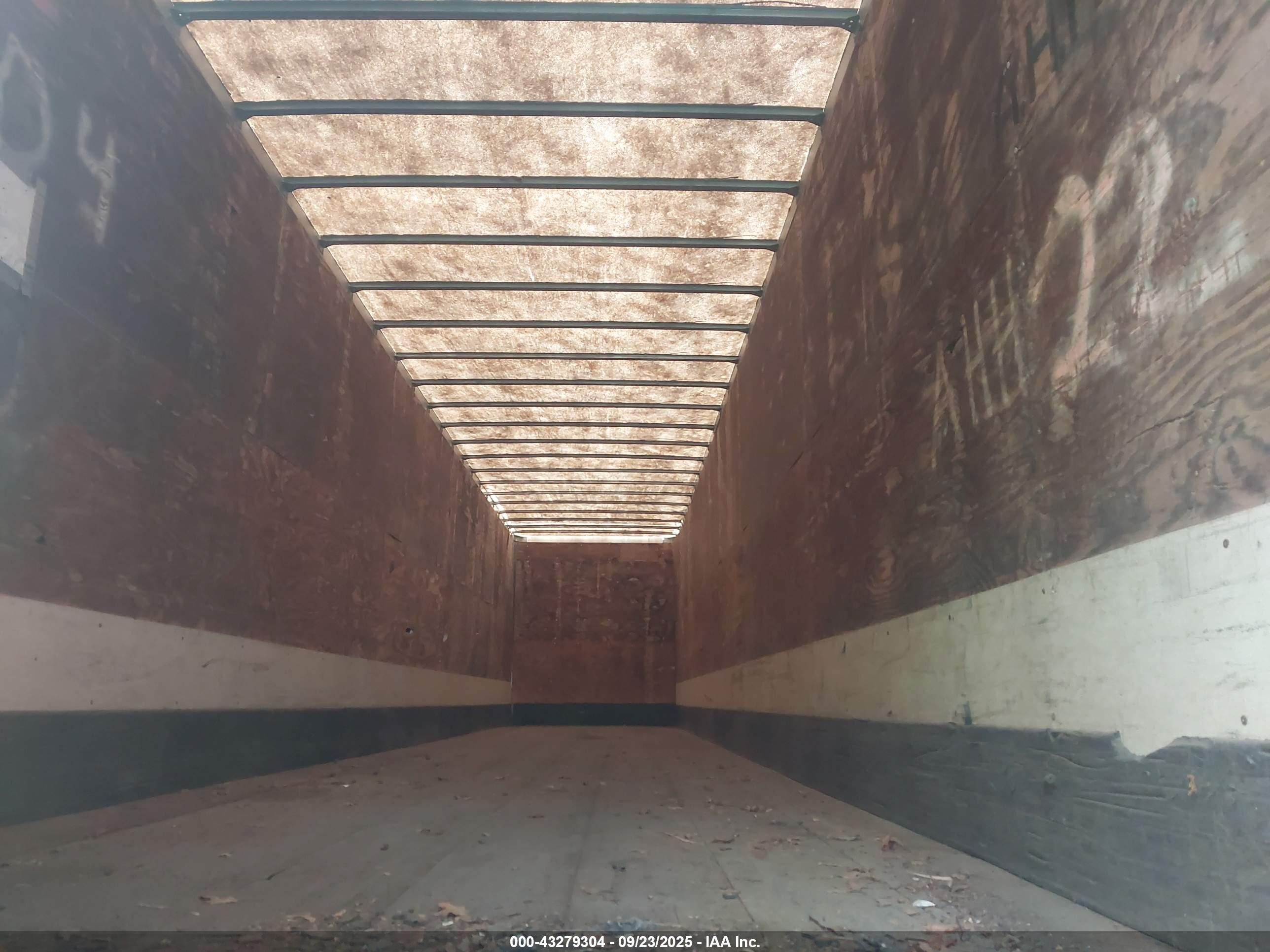 STOUGHTON TRAILERS image 5