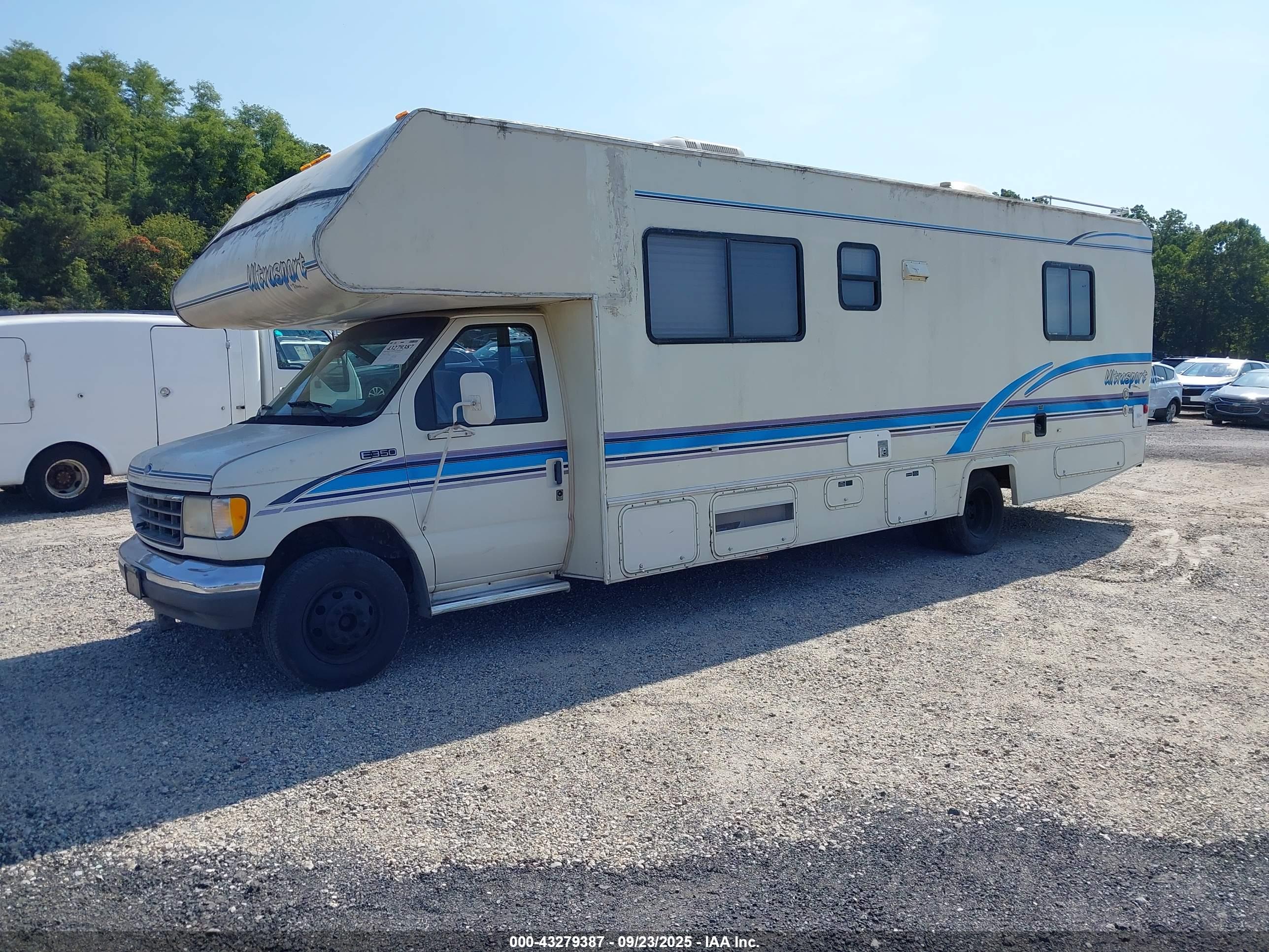 FORD ECONOLINE image 2