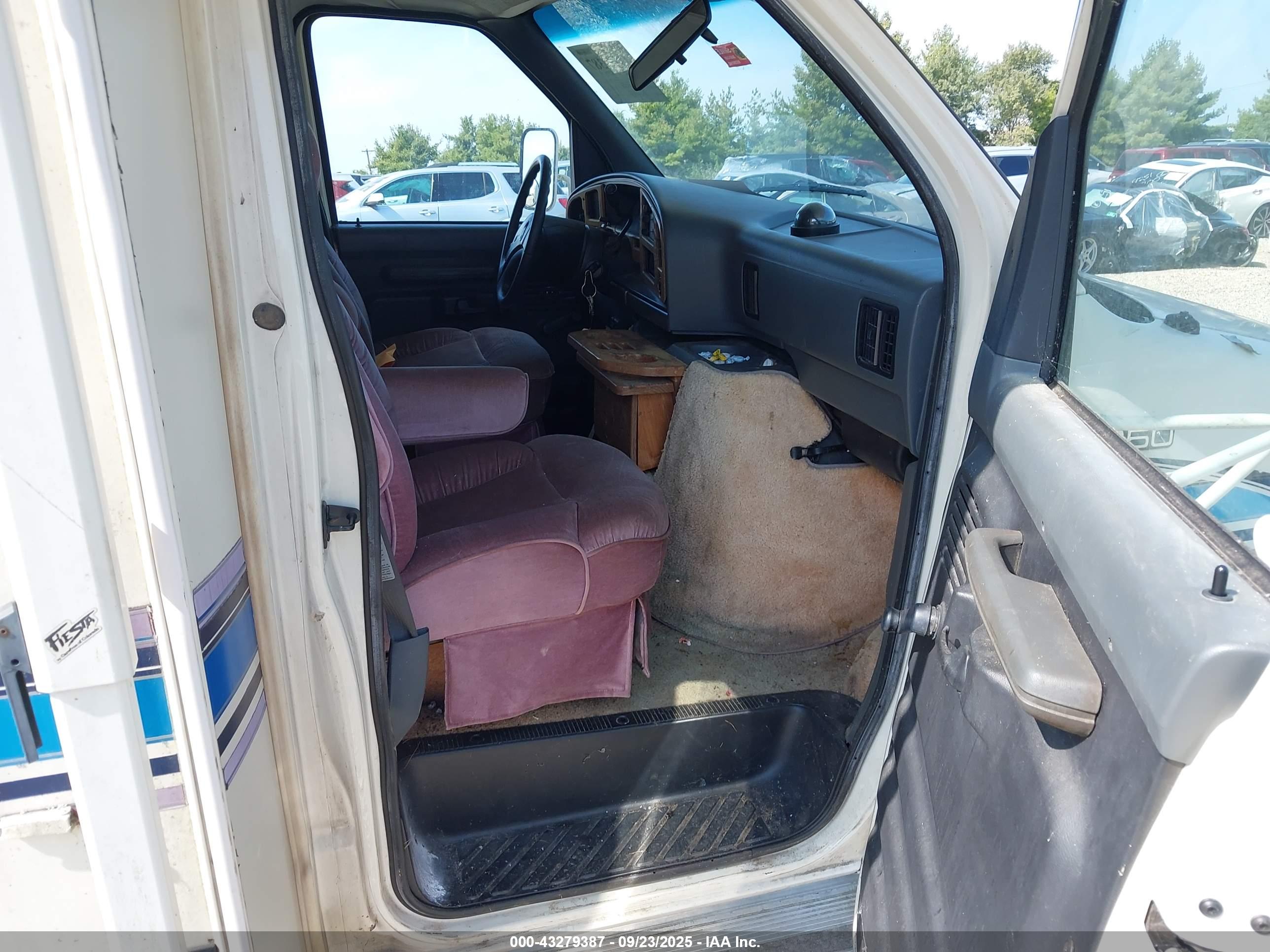 FORD ECONOLINE image 5