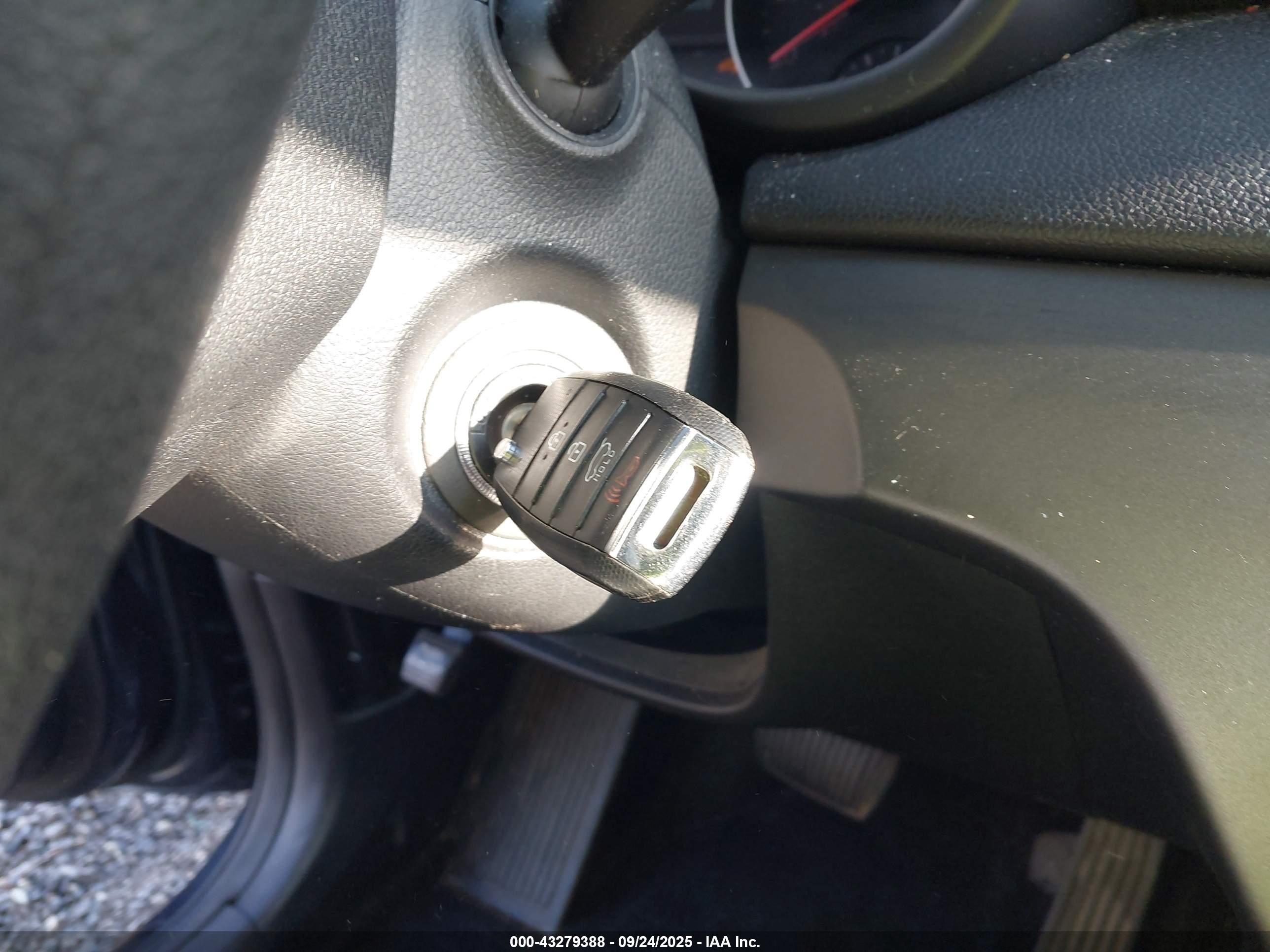 KIA SPORTAGE image 11