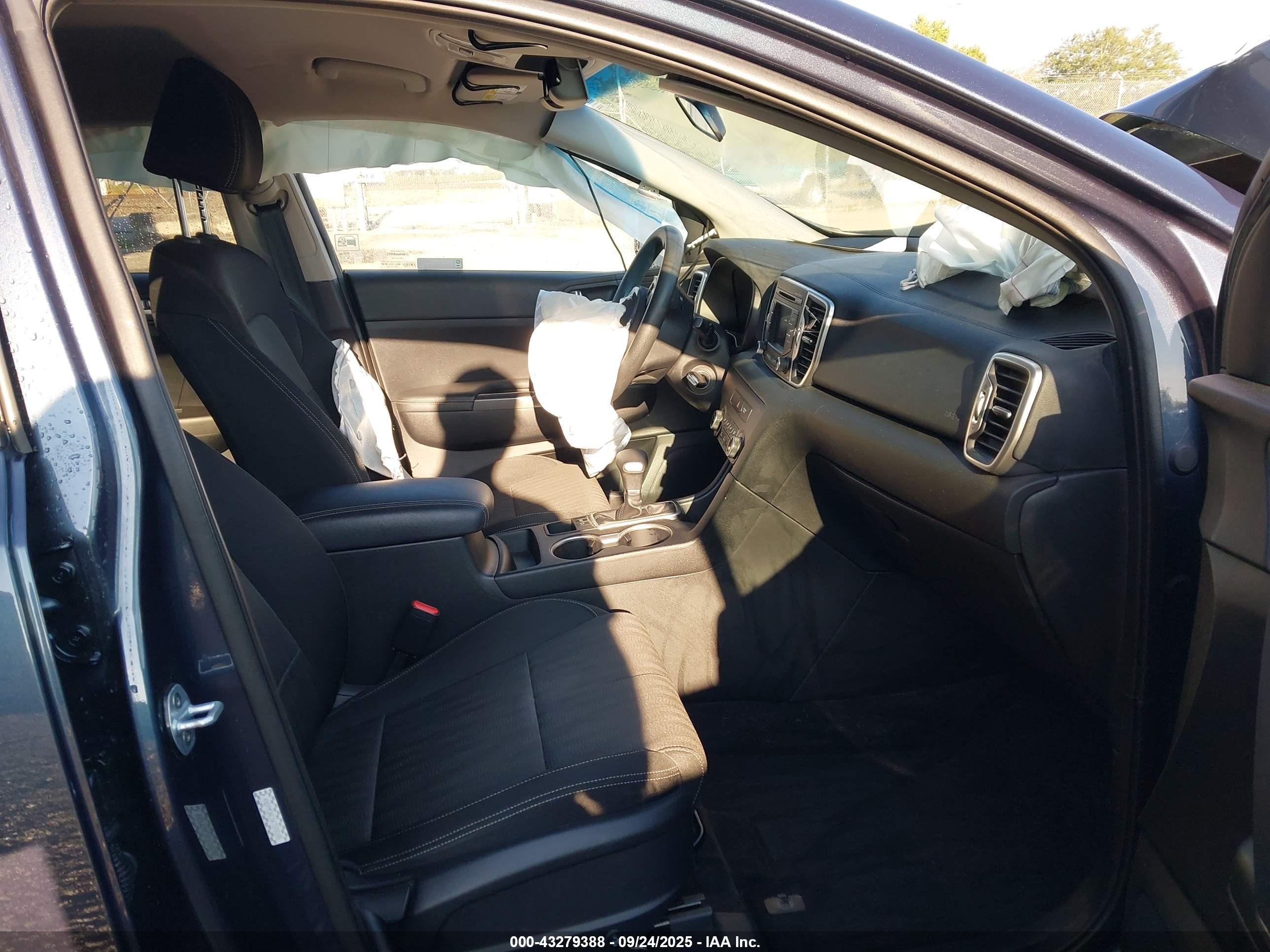 KIA SPORTAGE image 5