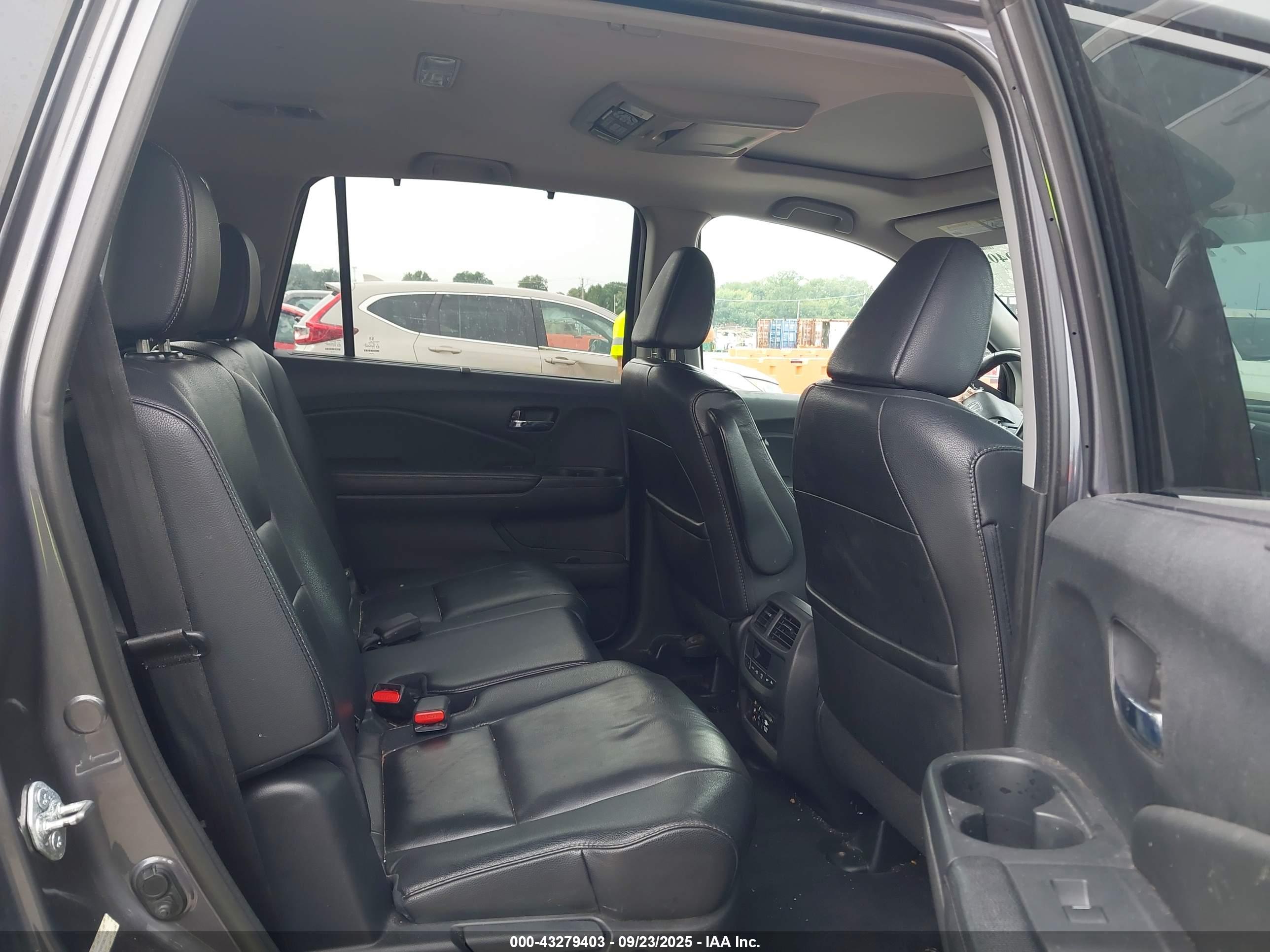 HONDA PILOT image 8