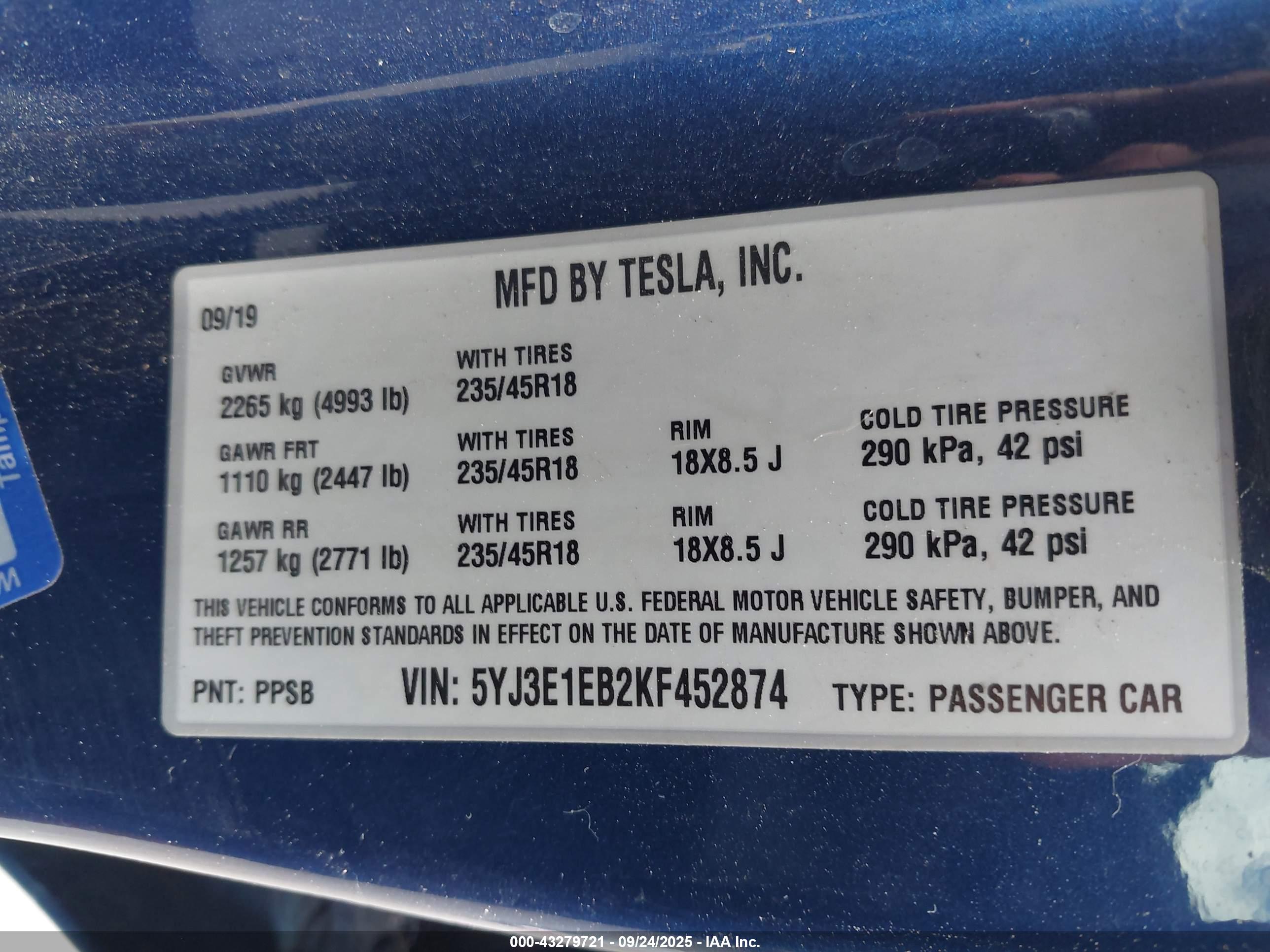 TESLA MODEL image 9