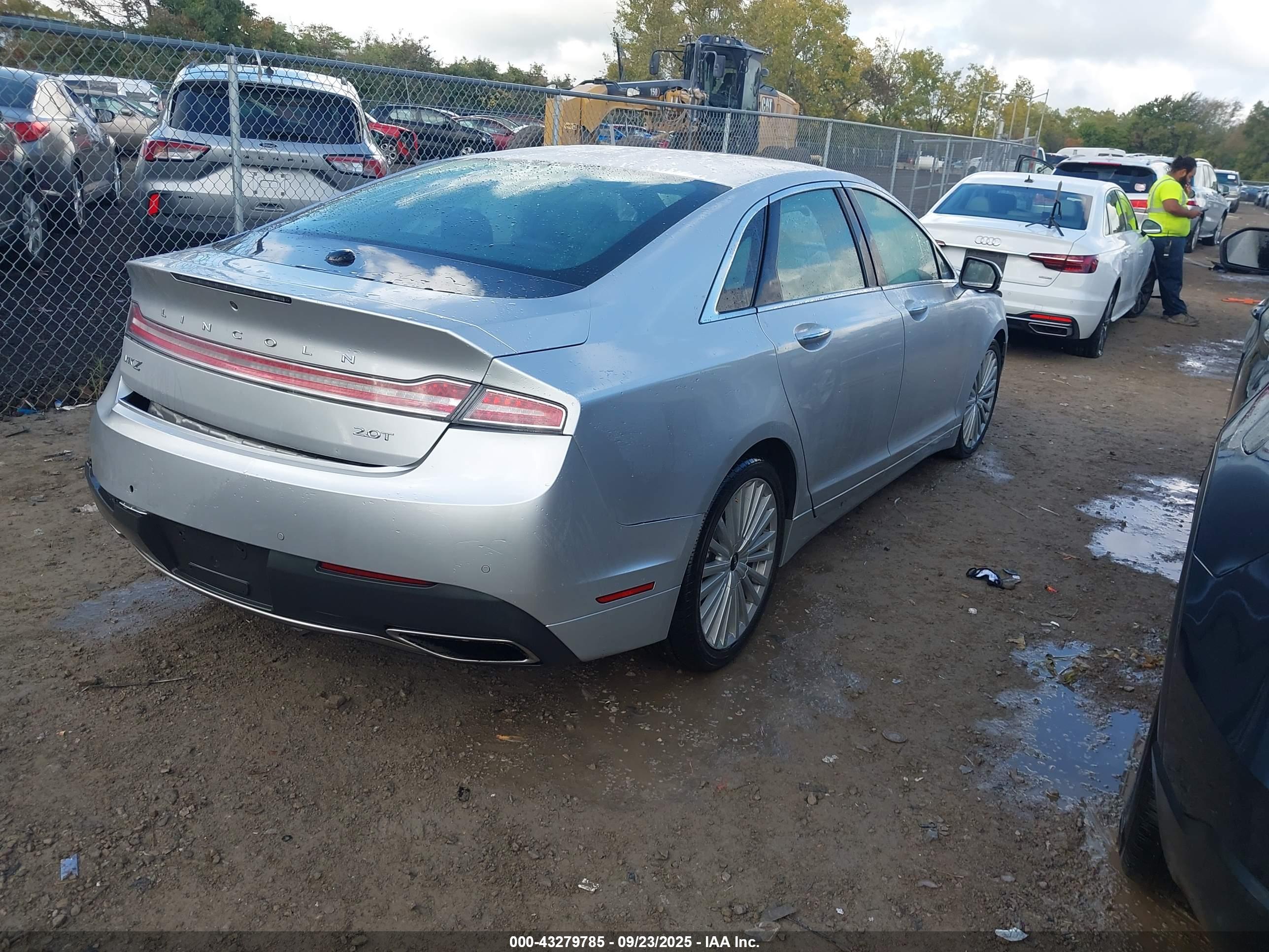 LINCOLN MKZ image 4