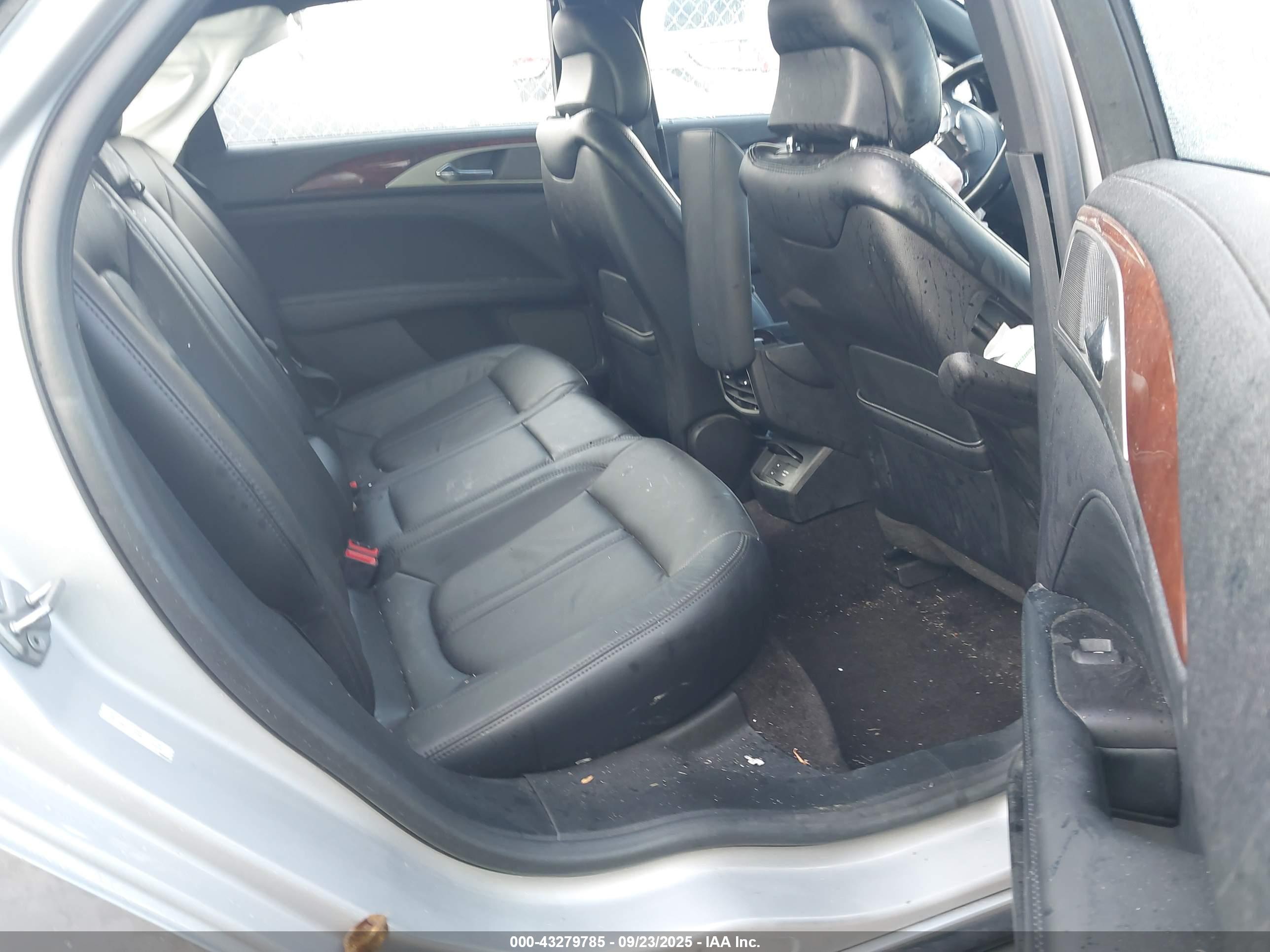 LINCOLN MKZ image 8