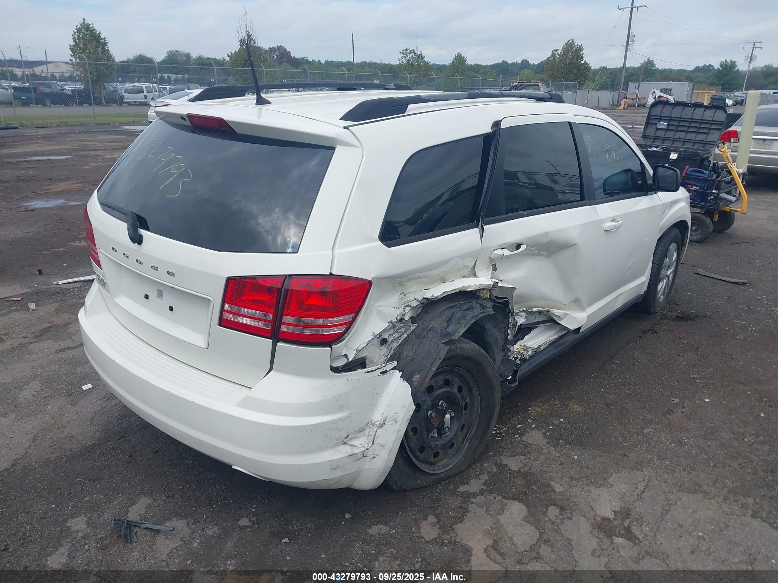 DODGE JOURNEY image 4