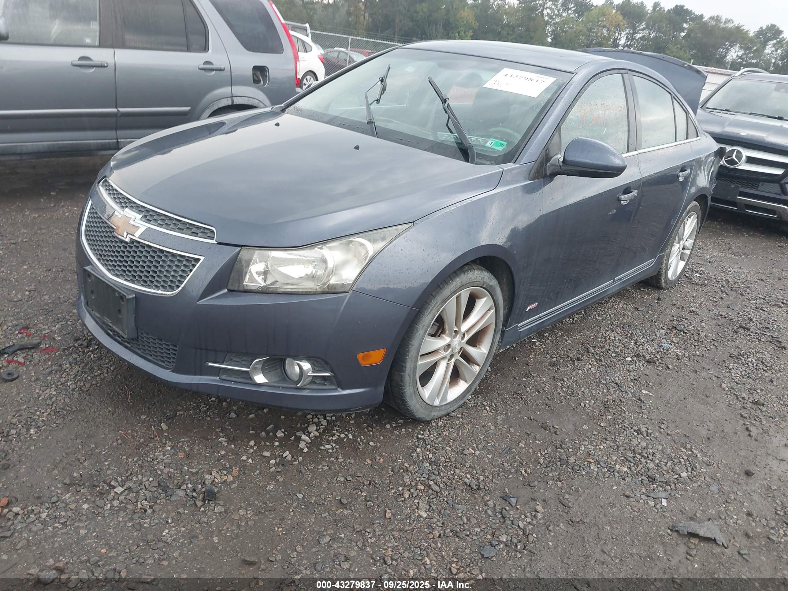 CHEVROLET CRUZE image 2