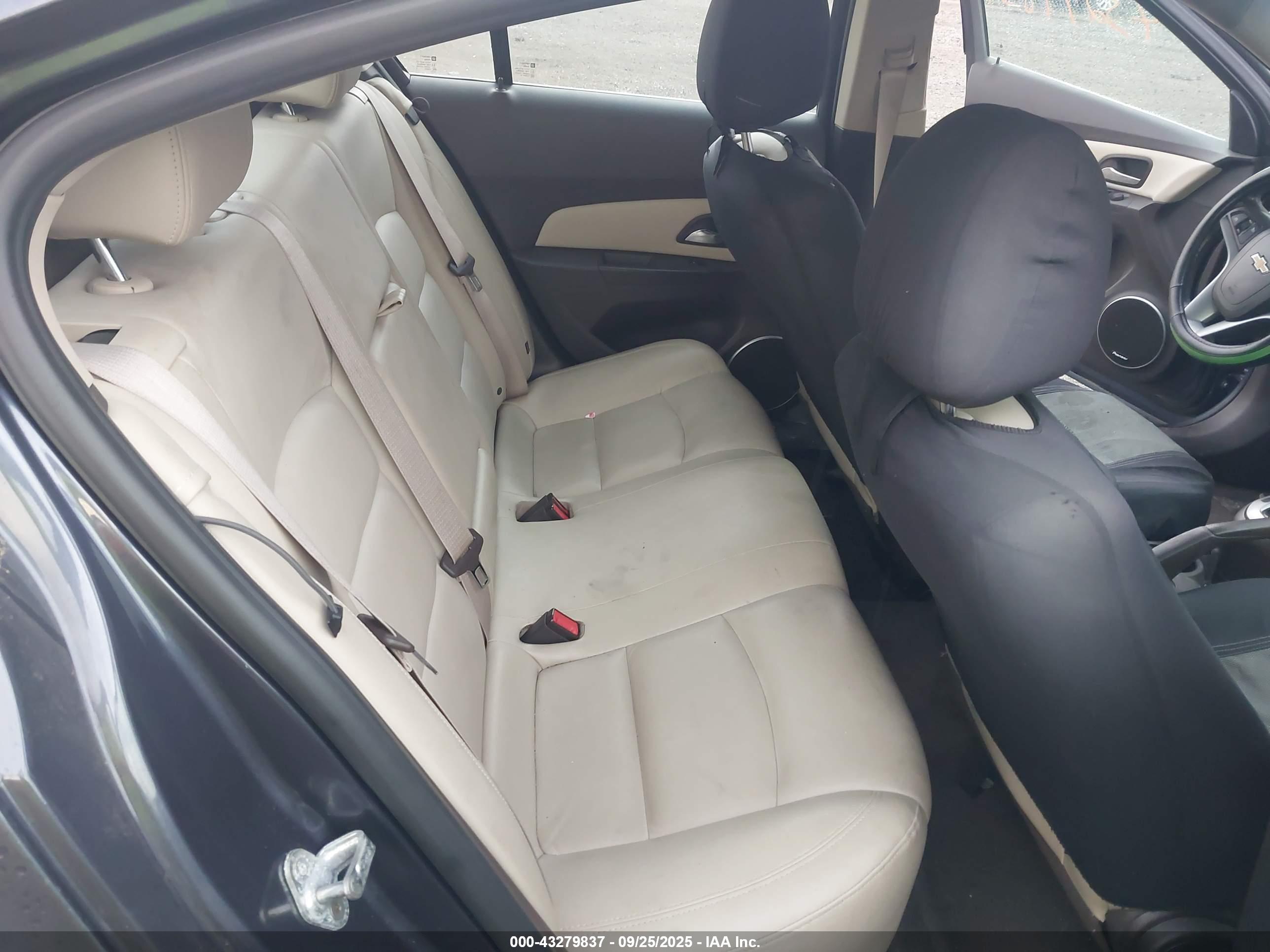 CHEVROLET CRUZE image 8