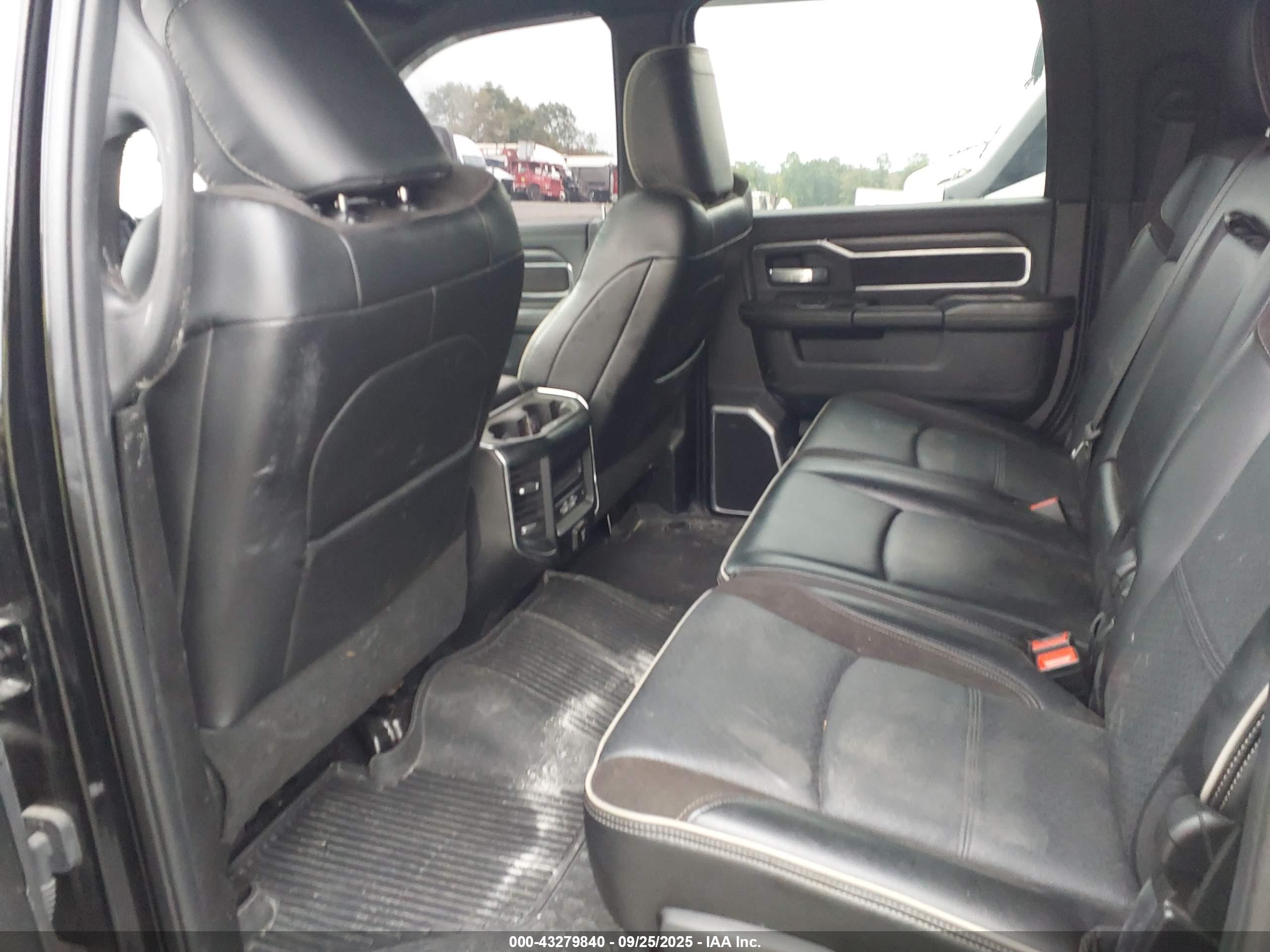 RAM 3500 image 8