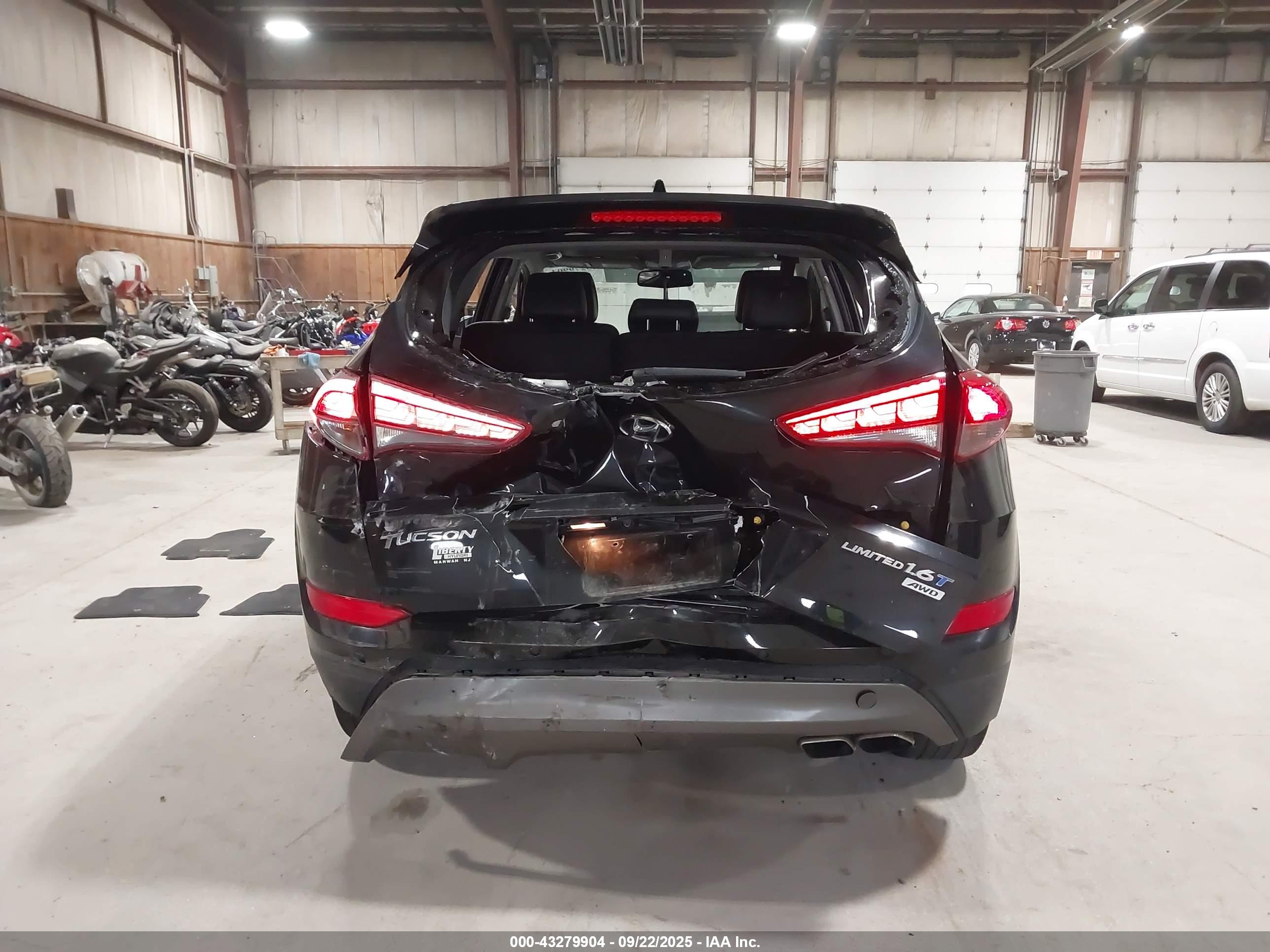 HYUNDAI TUCSON image 6