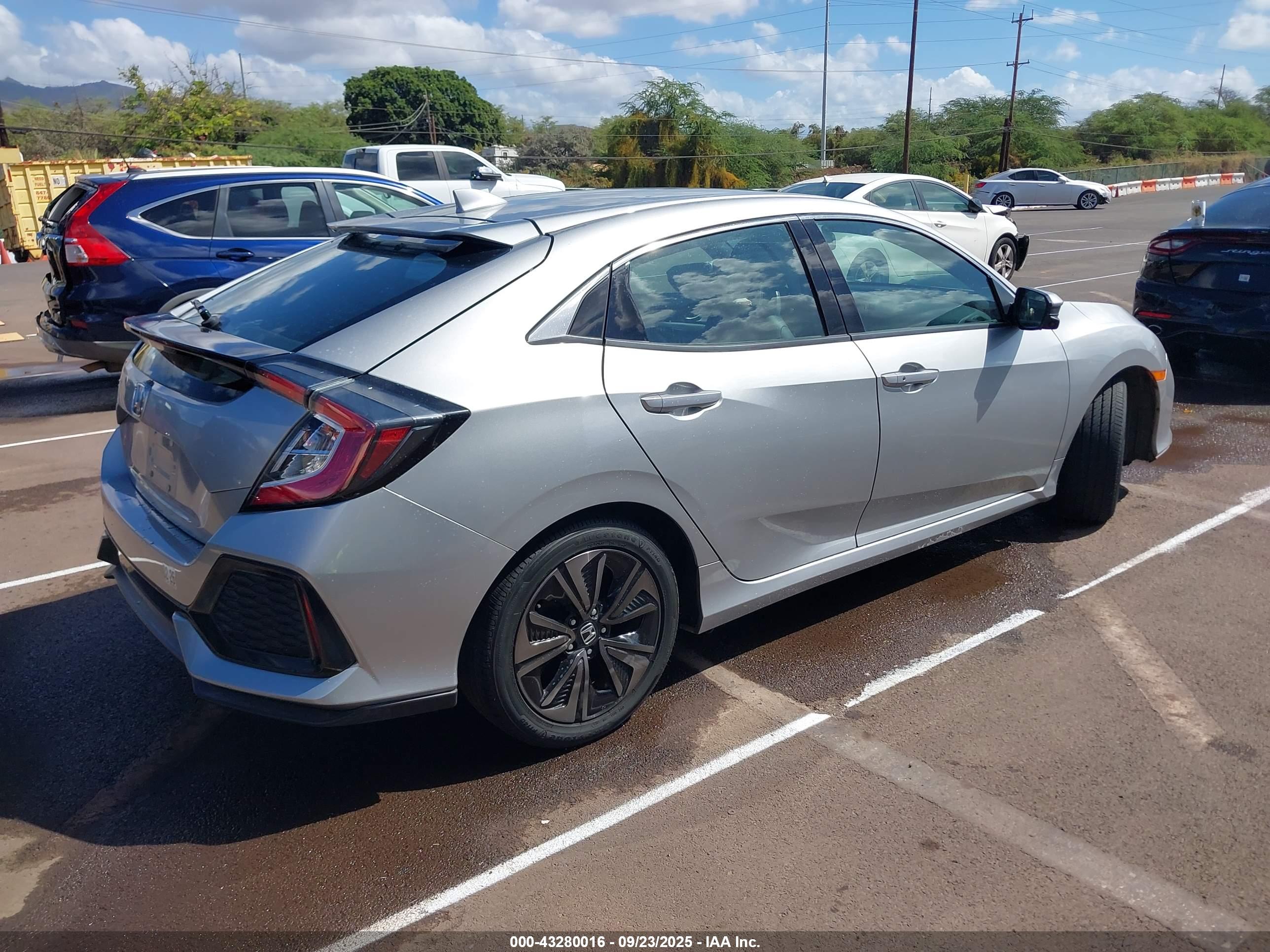 HONDA CIVIC image 4