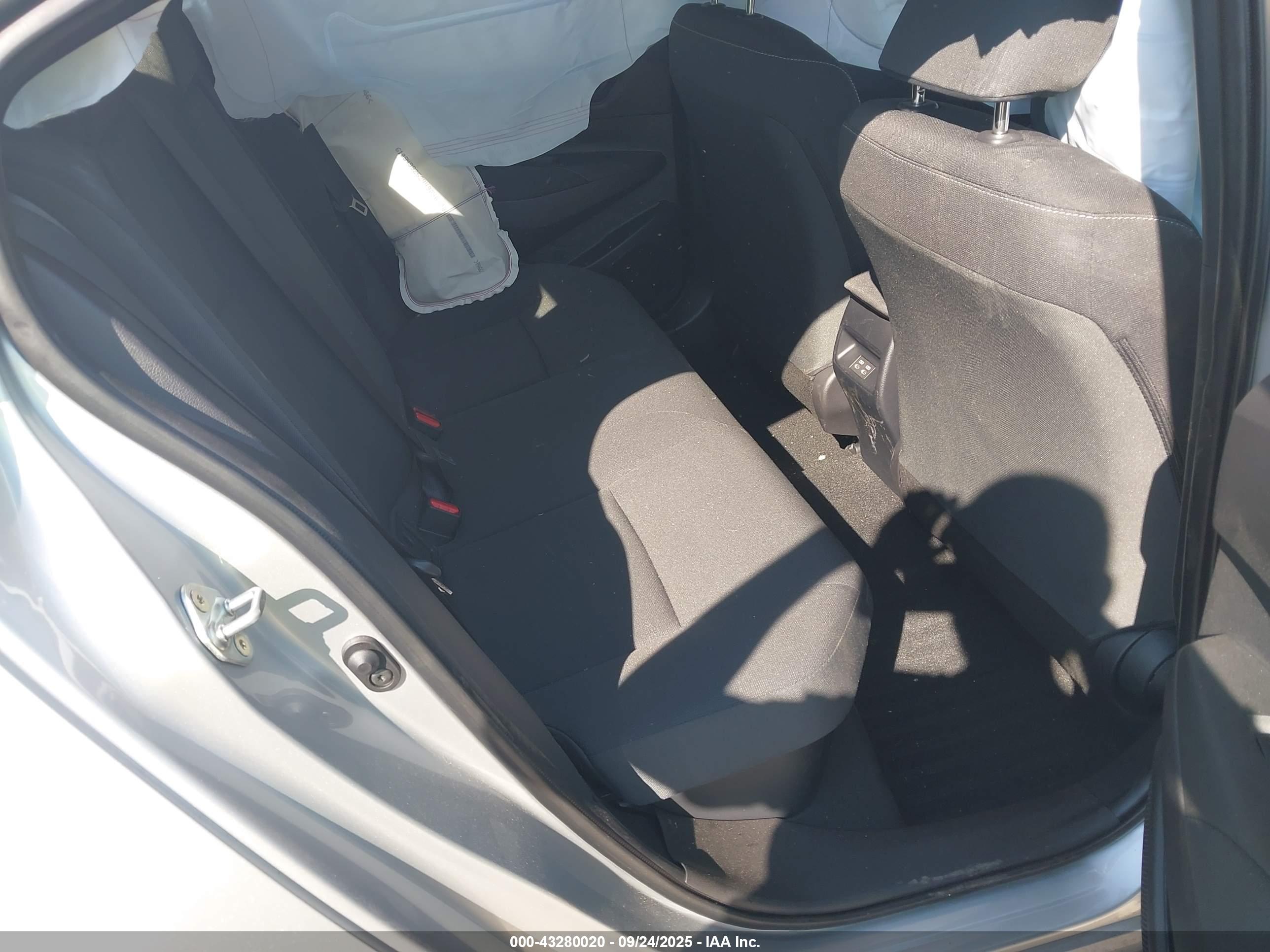 TOYOTA COROLLA image 8