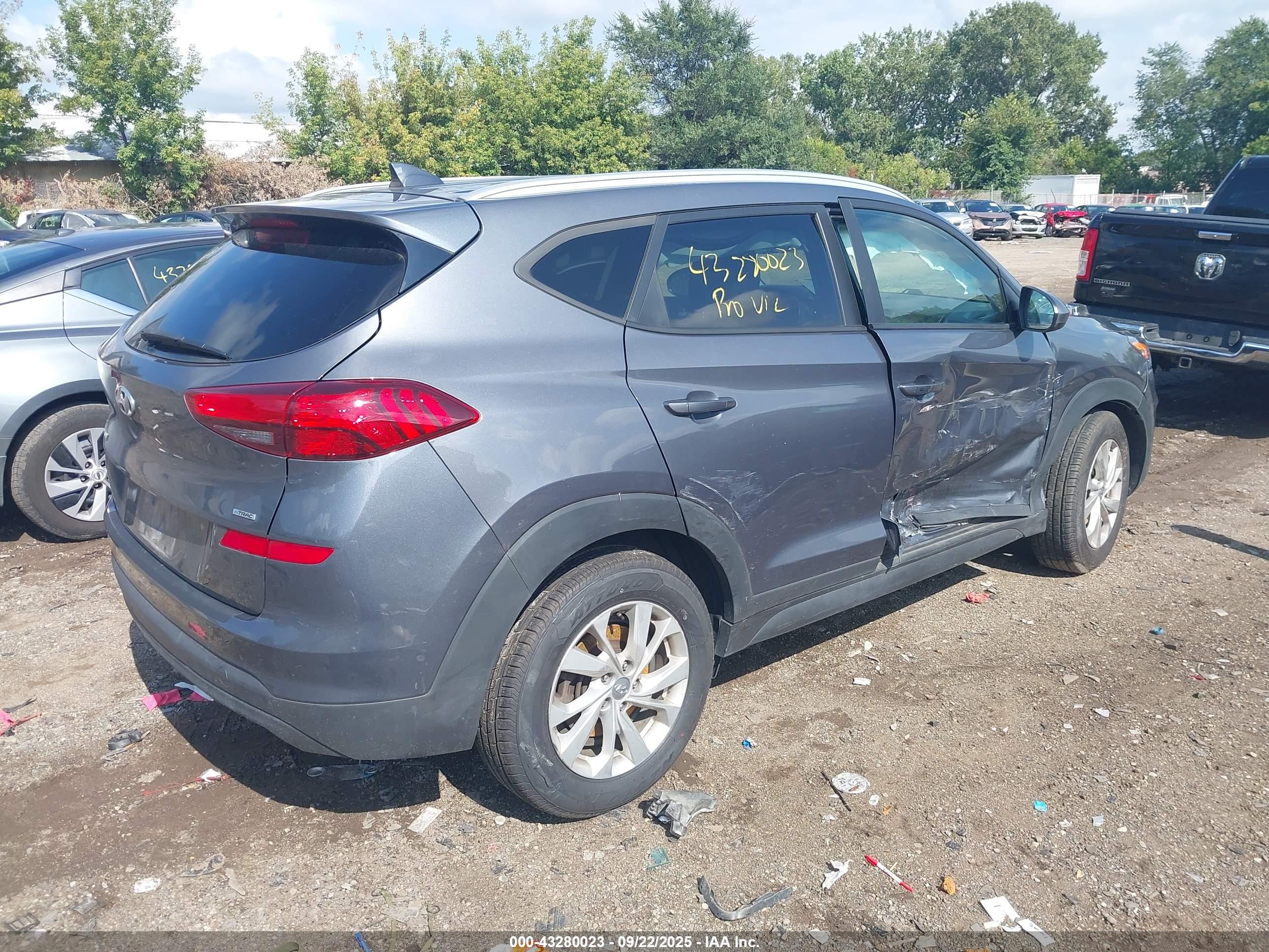 HYUNDAI TUCSON image 4
