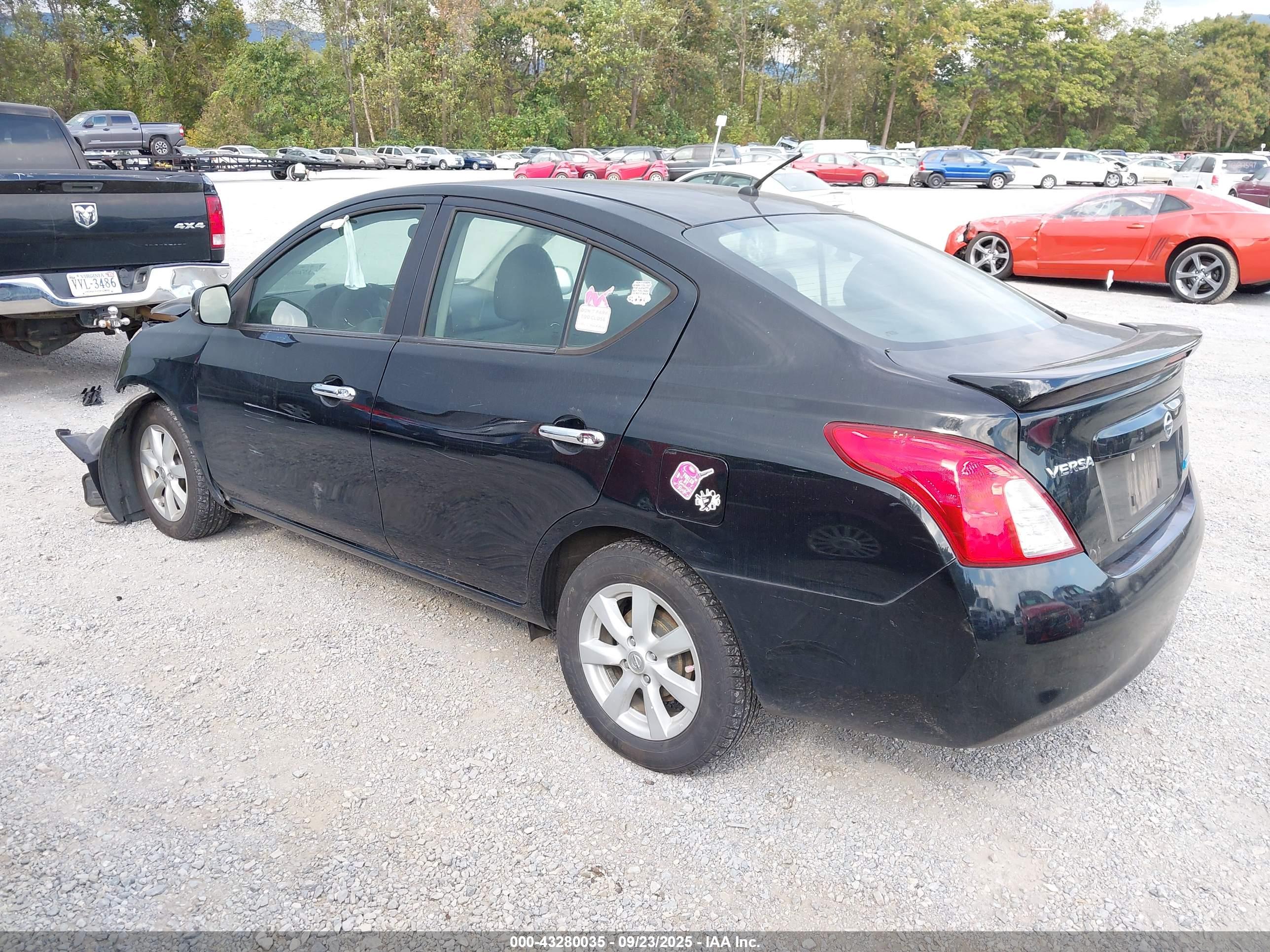 NISSAN VERSA image 3