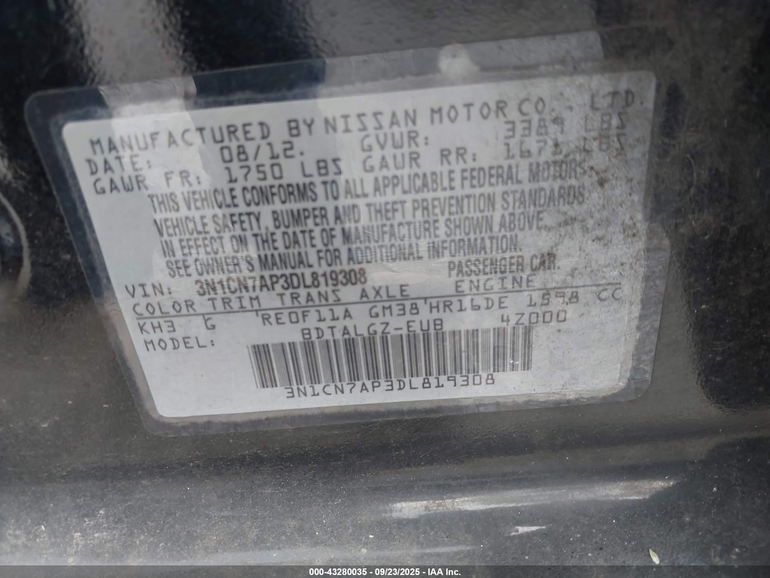 NISSAN VERSA image 9