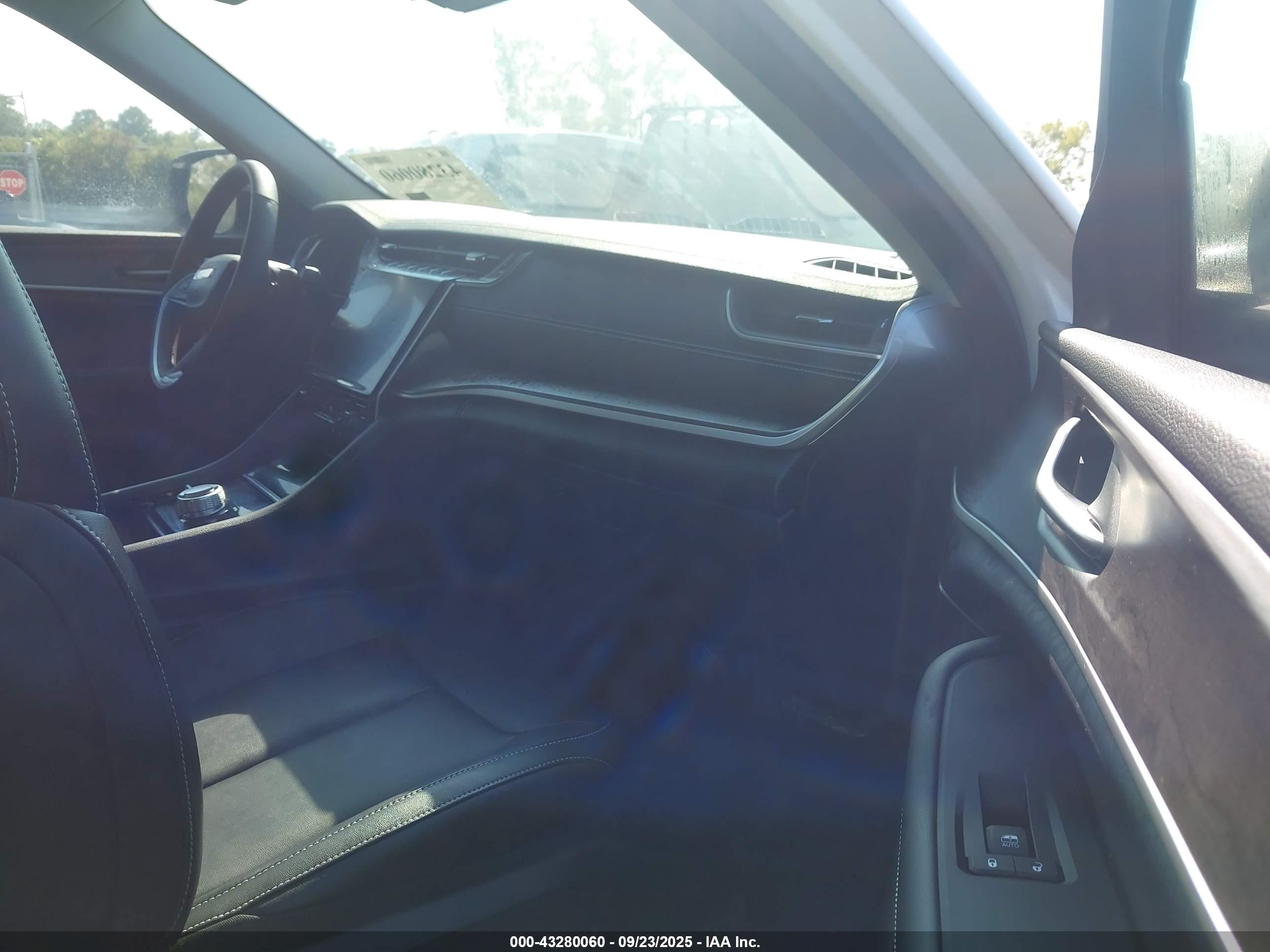 JEEP GRAND image 5