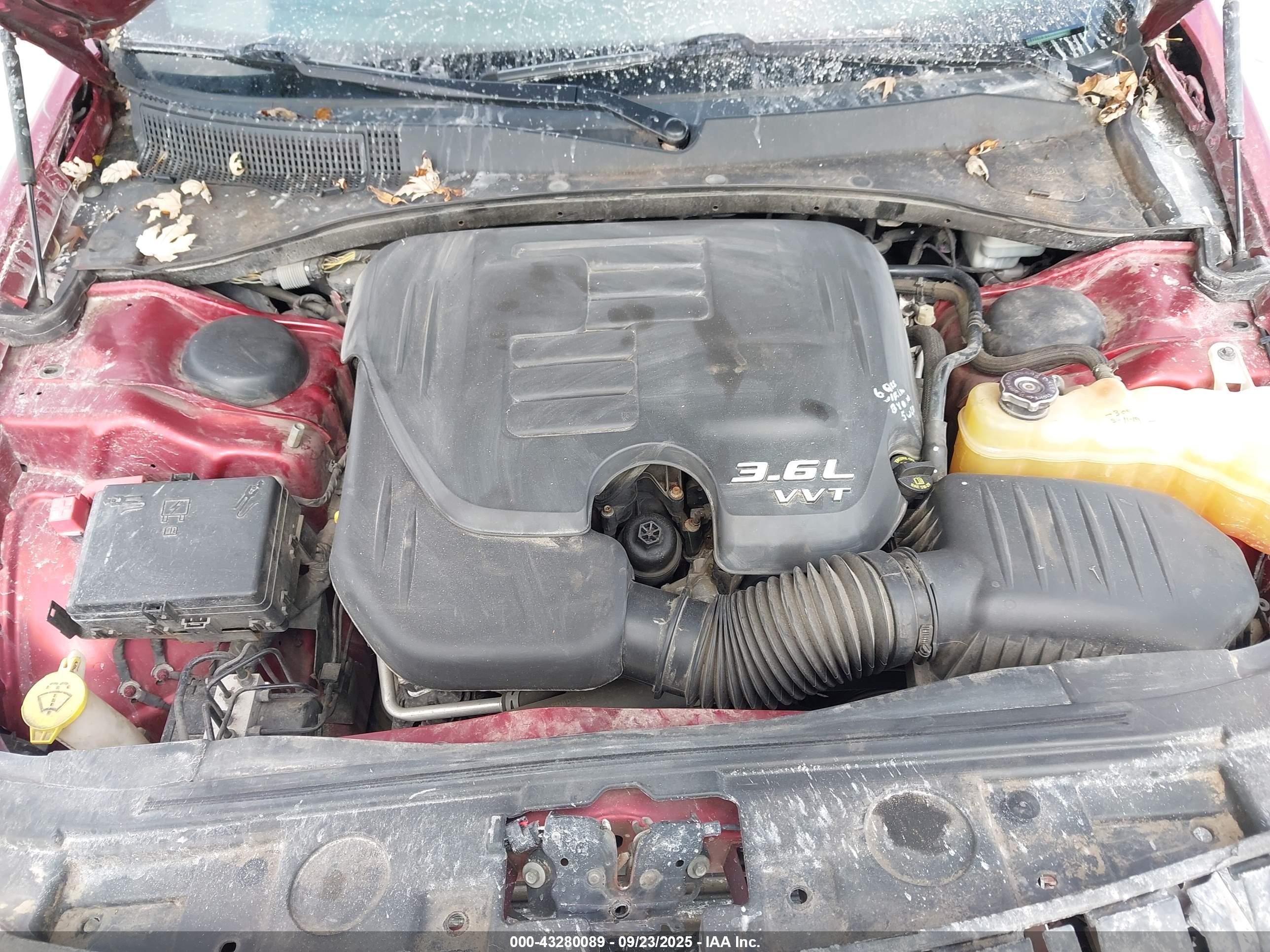 CHRYSLER 300 image 10