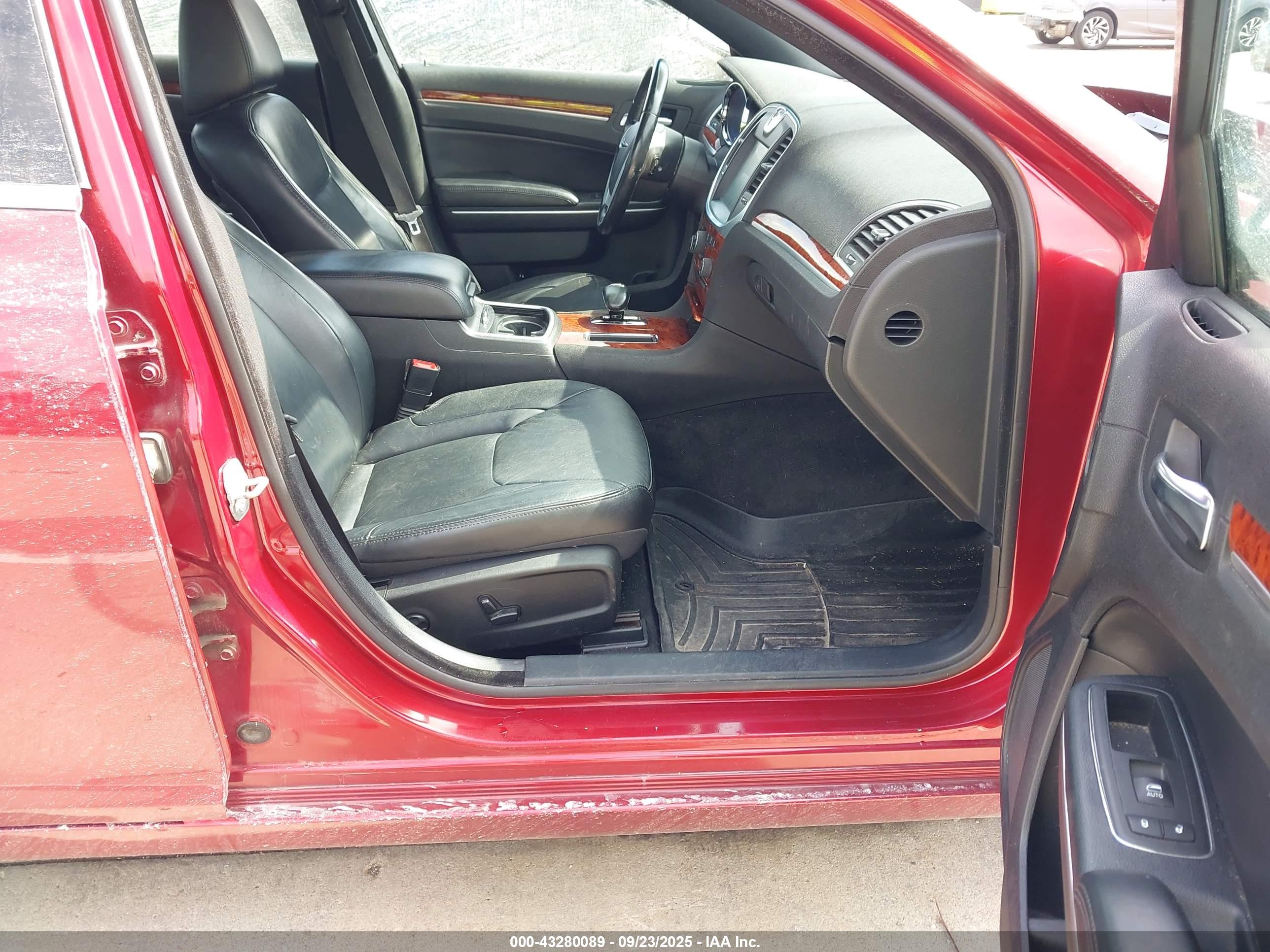 CHRYSLER 300 image 5