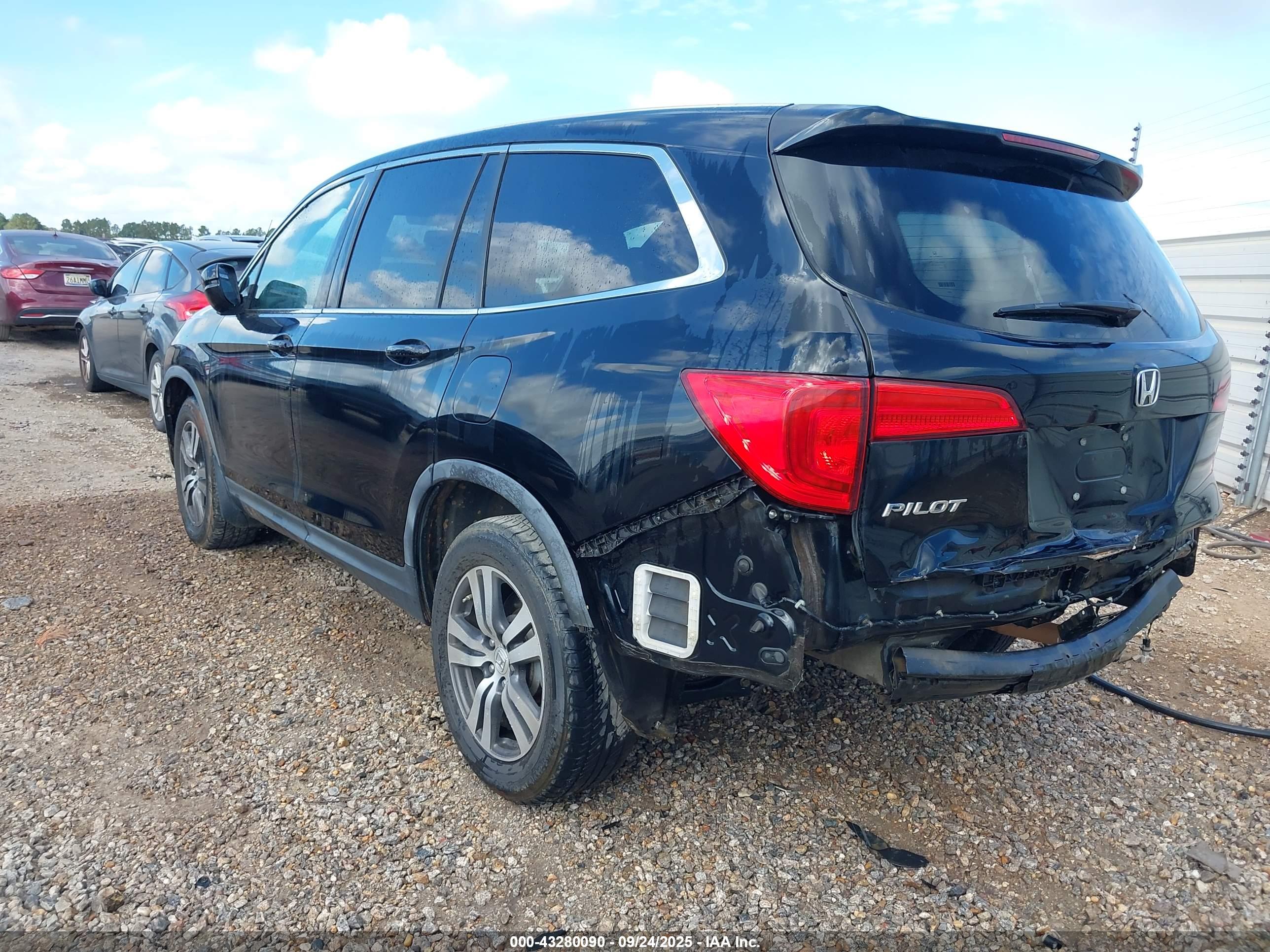 HONDA PILOT image 3