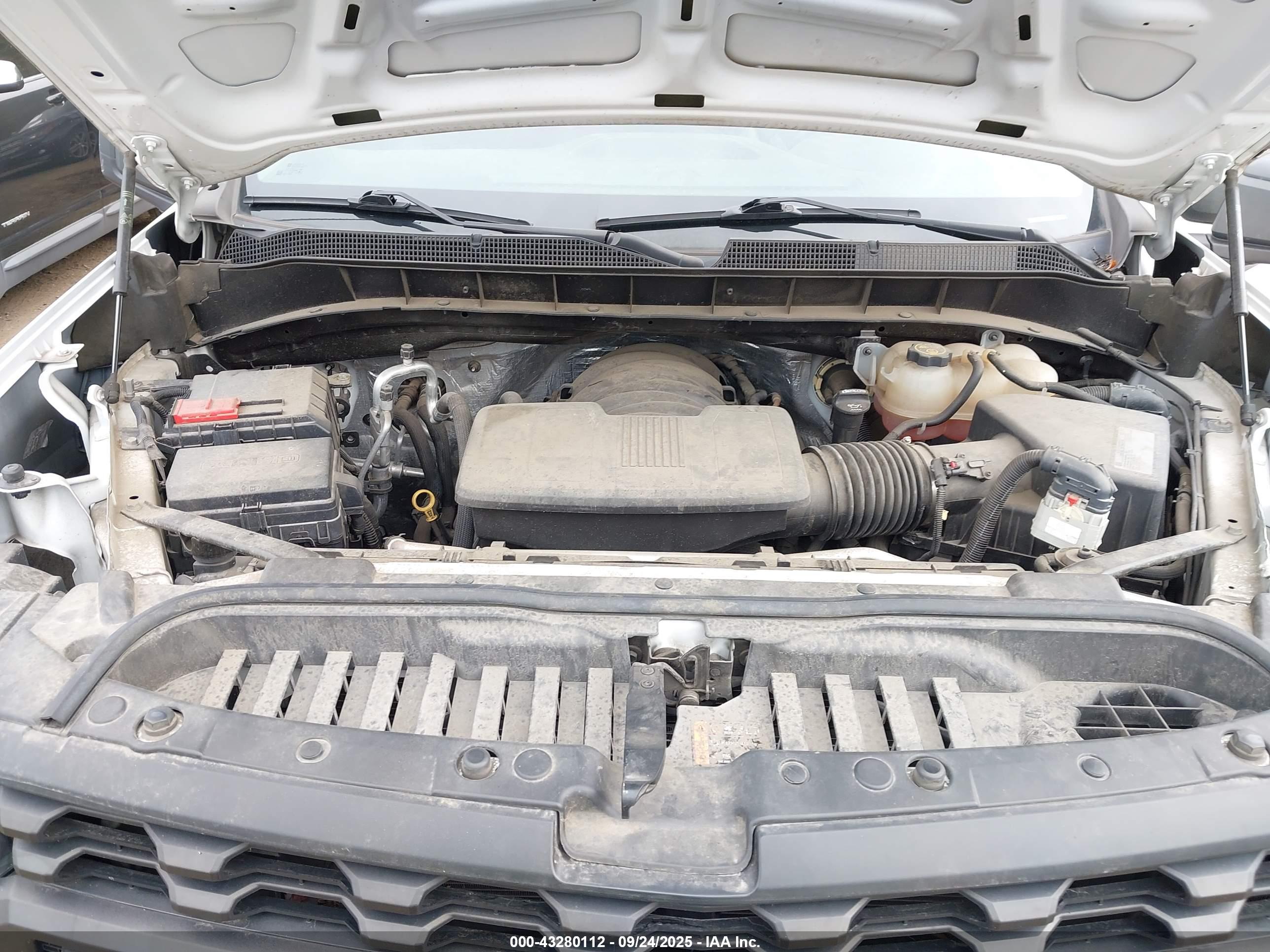 CHEVROLET SILVERADO image 10