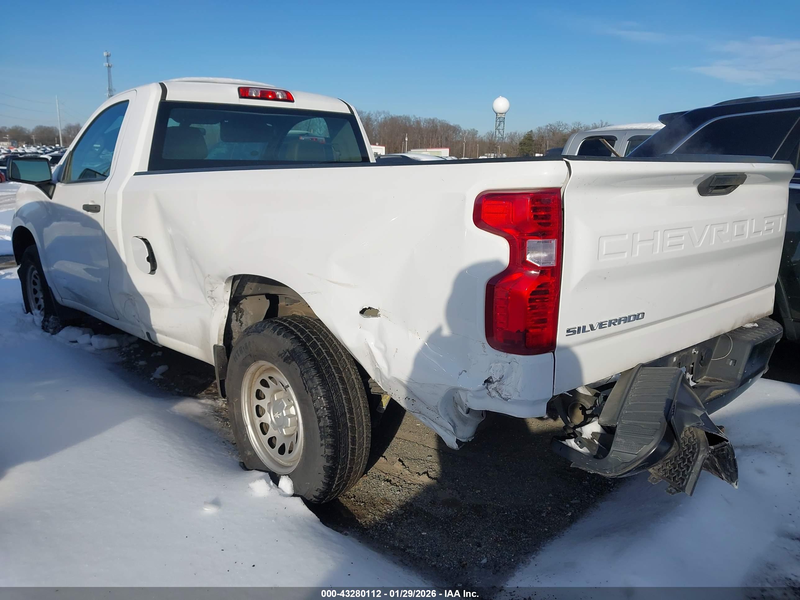 CHEVROLET SILVERADO image 3