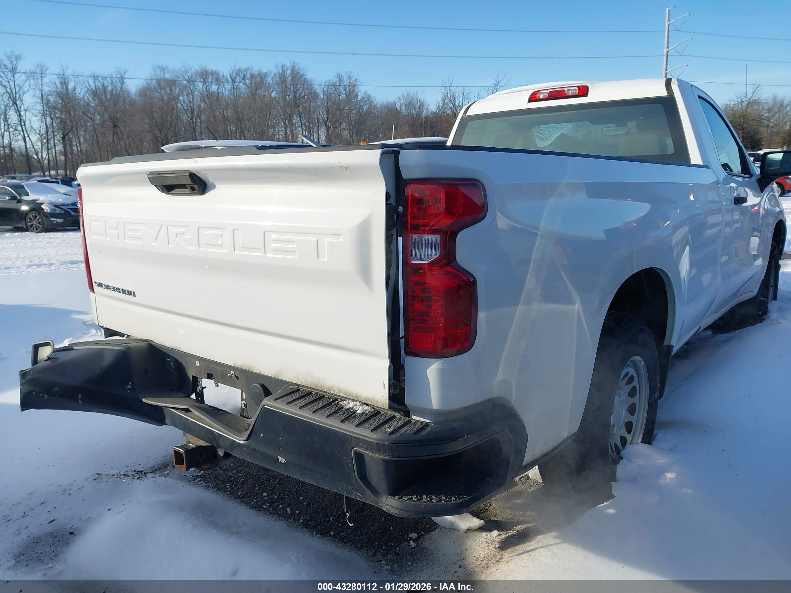 CHEVROLET SILVERADO image 4