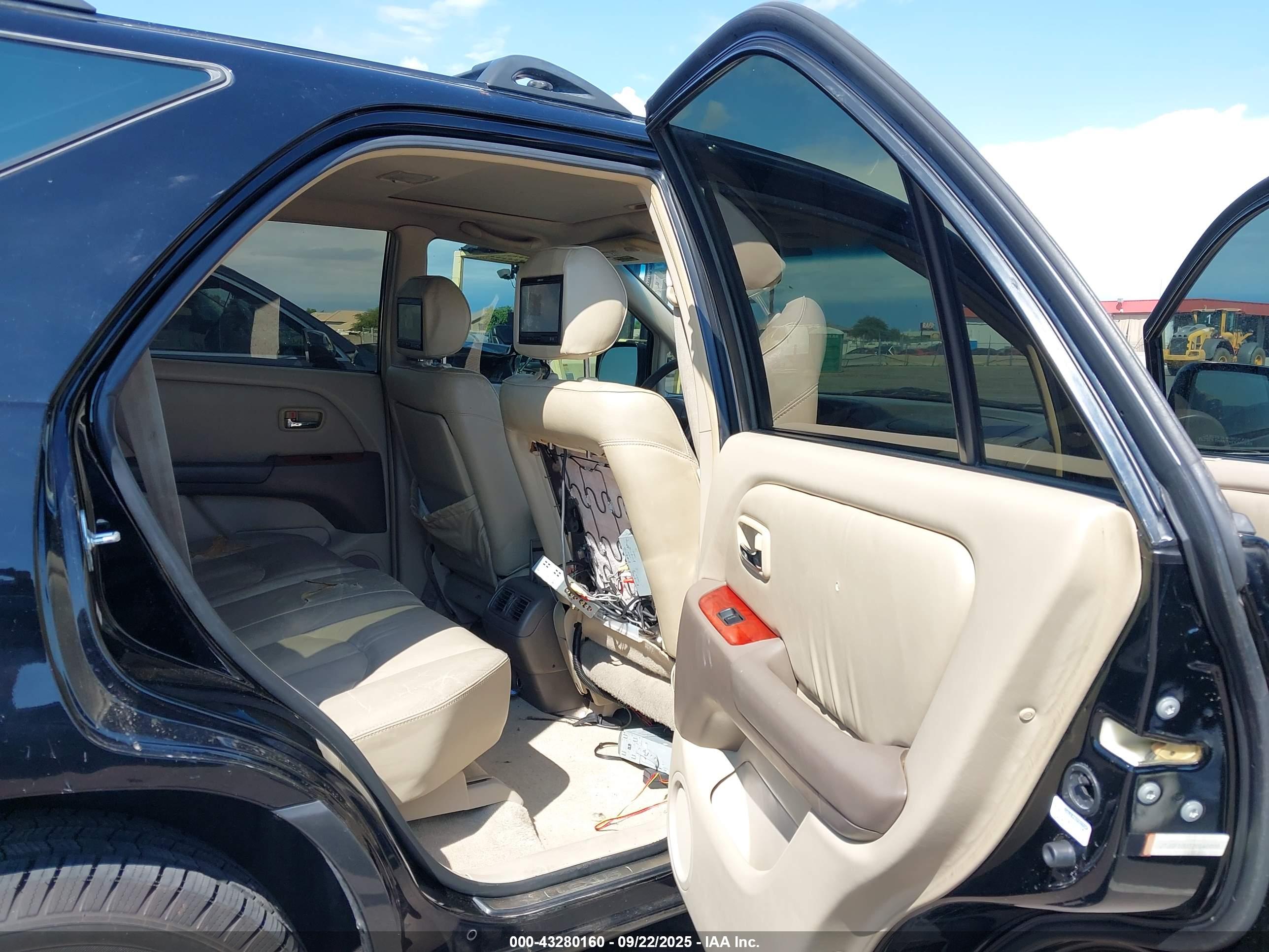 LEXUS RX image 8