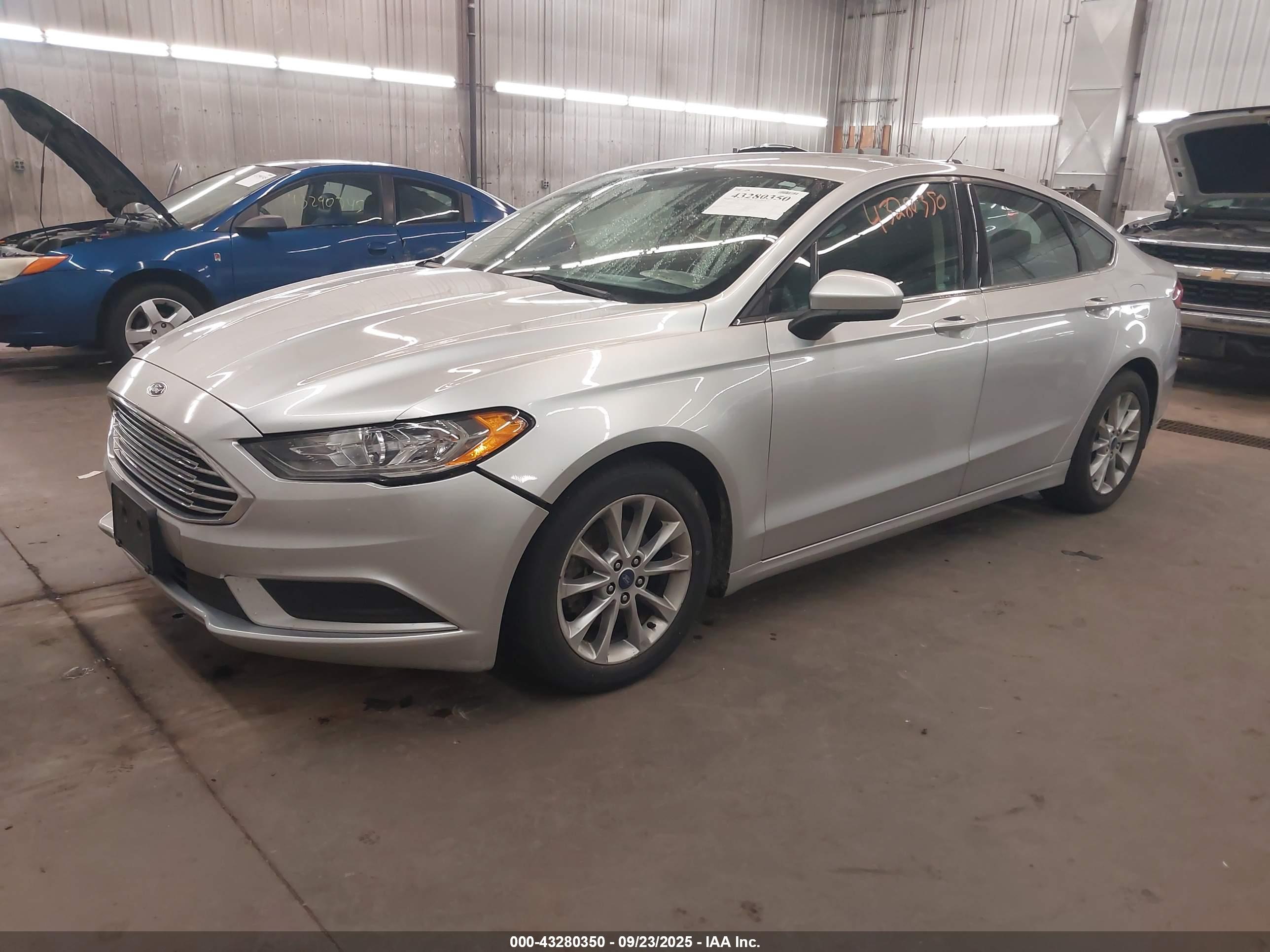 FORD FUSION image 2