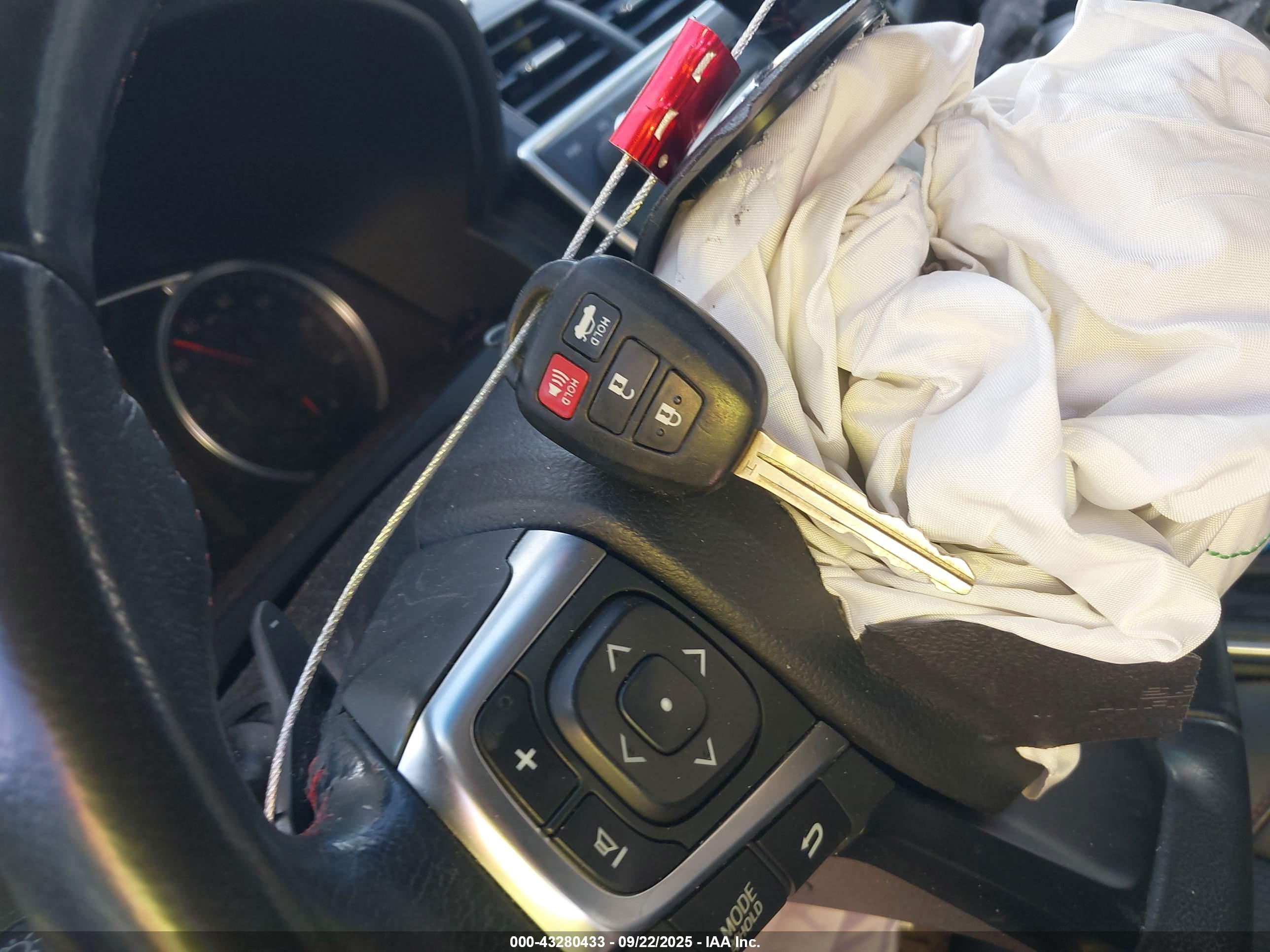TOYOTA CAMRY image 11