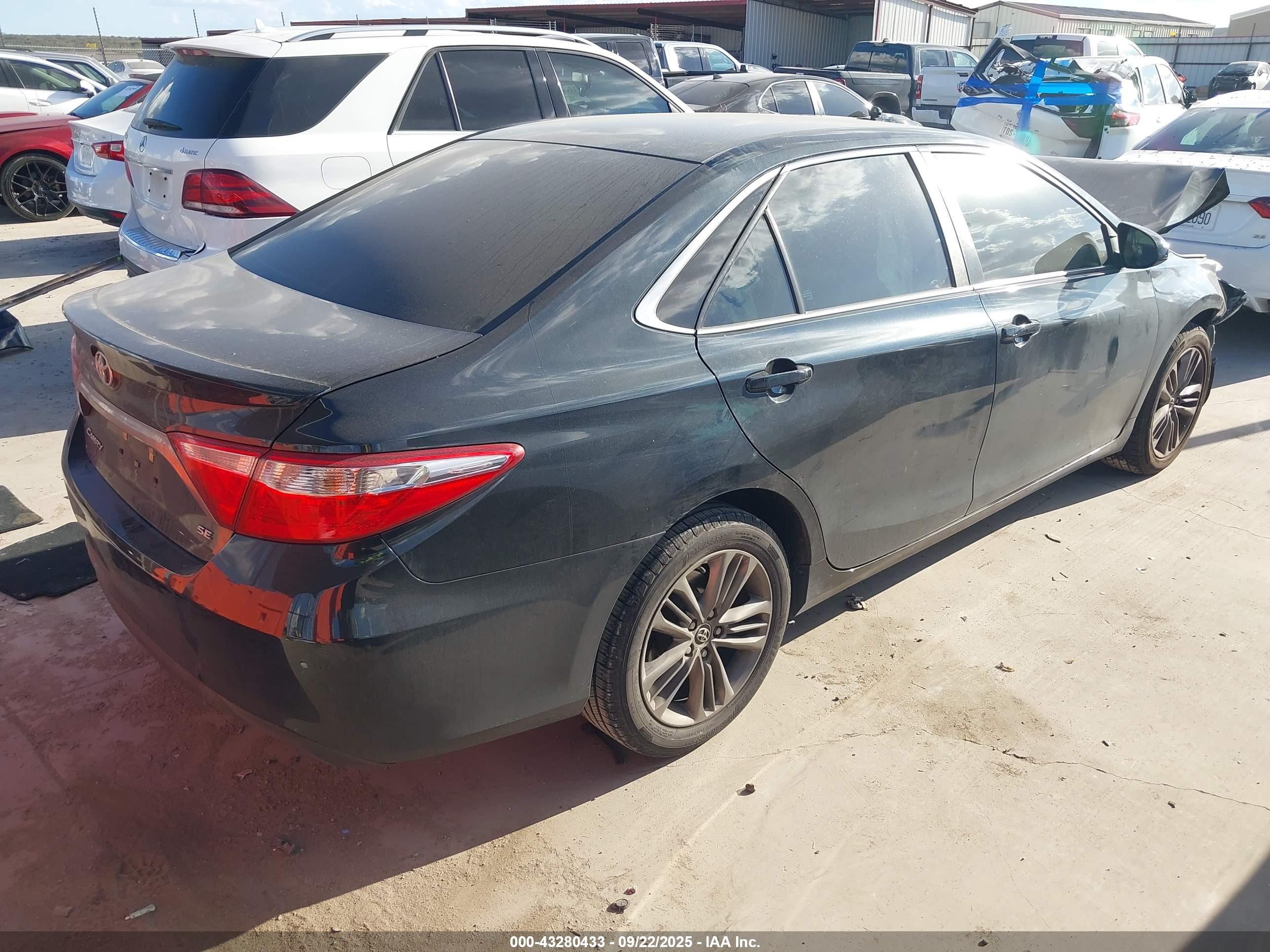 TOYOTA CAMRY image 4
