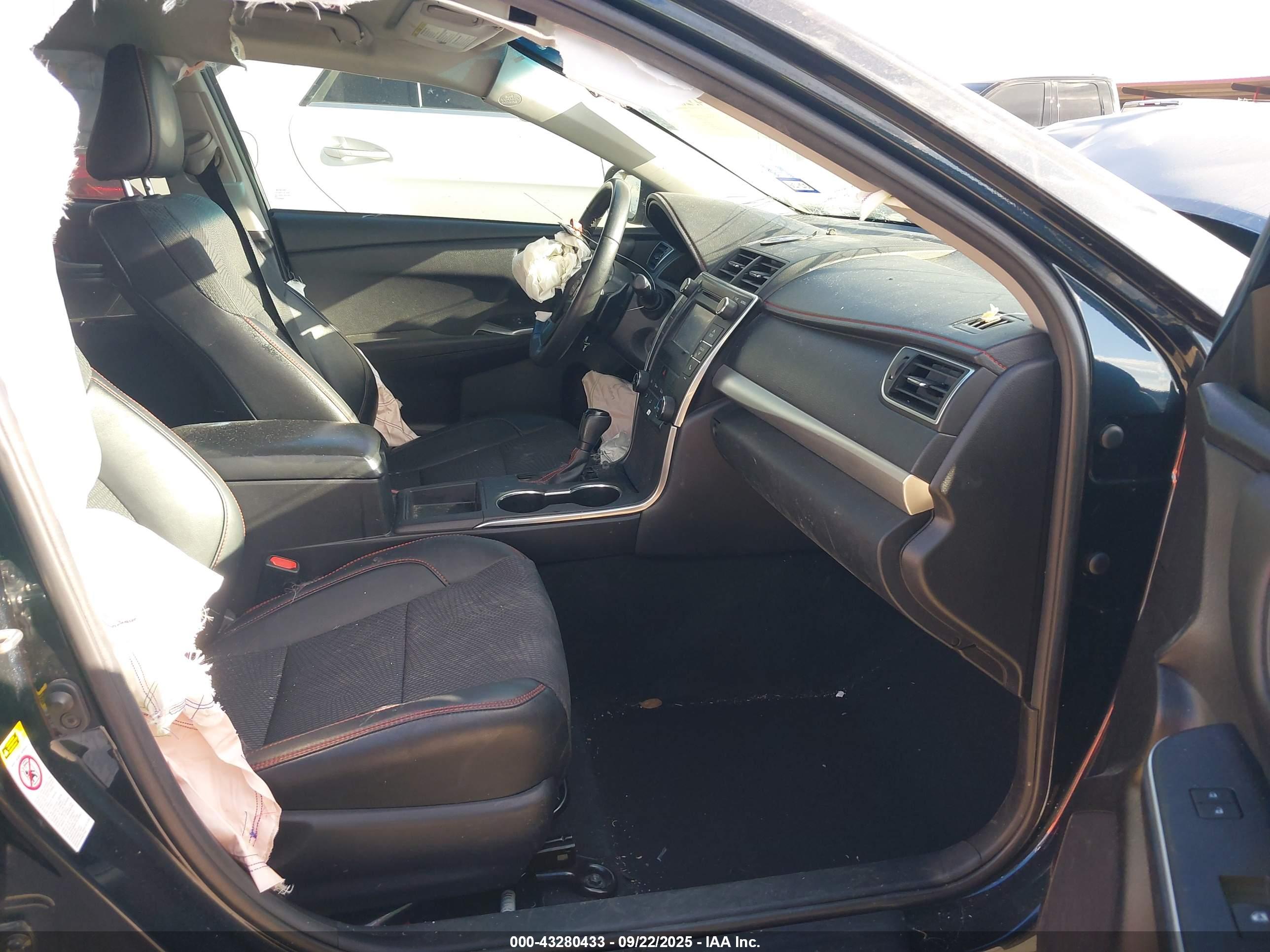 TOYOTA CAMRY image 5