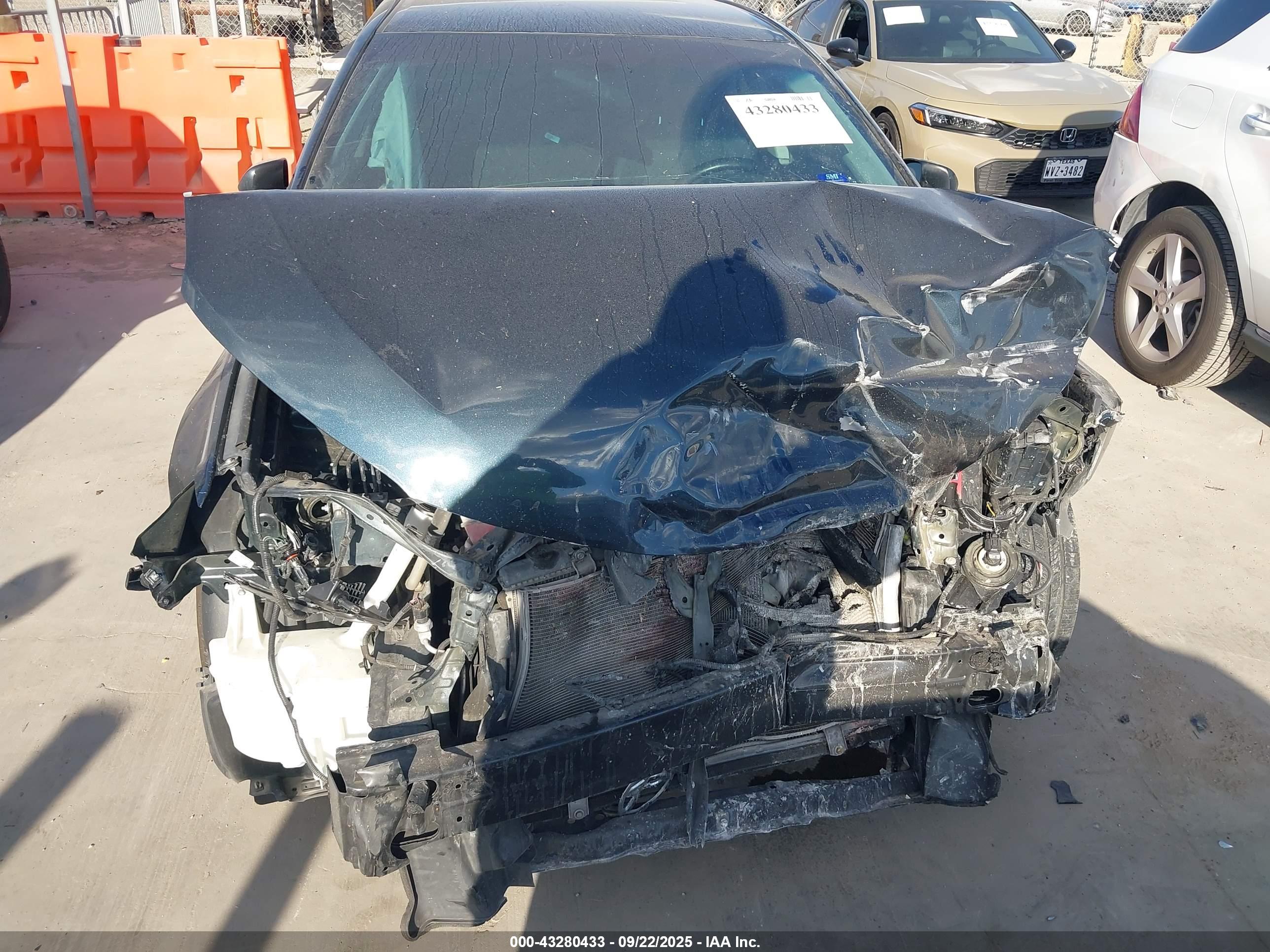 TOYOTA CAMRY image 6