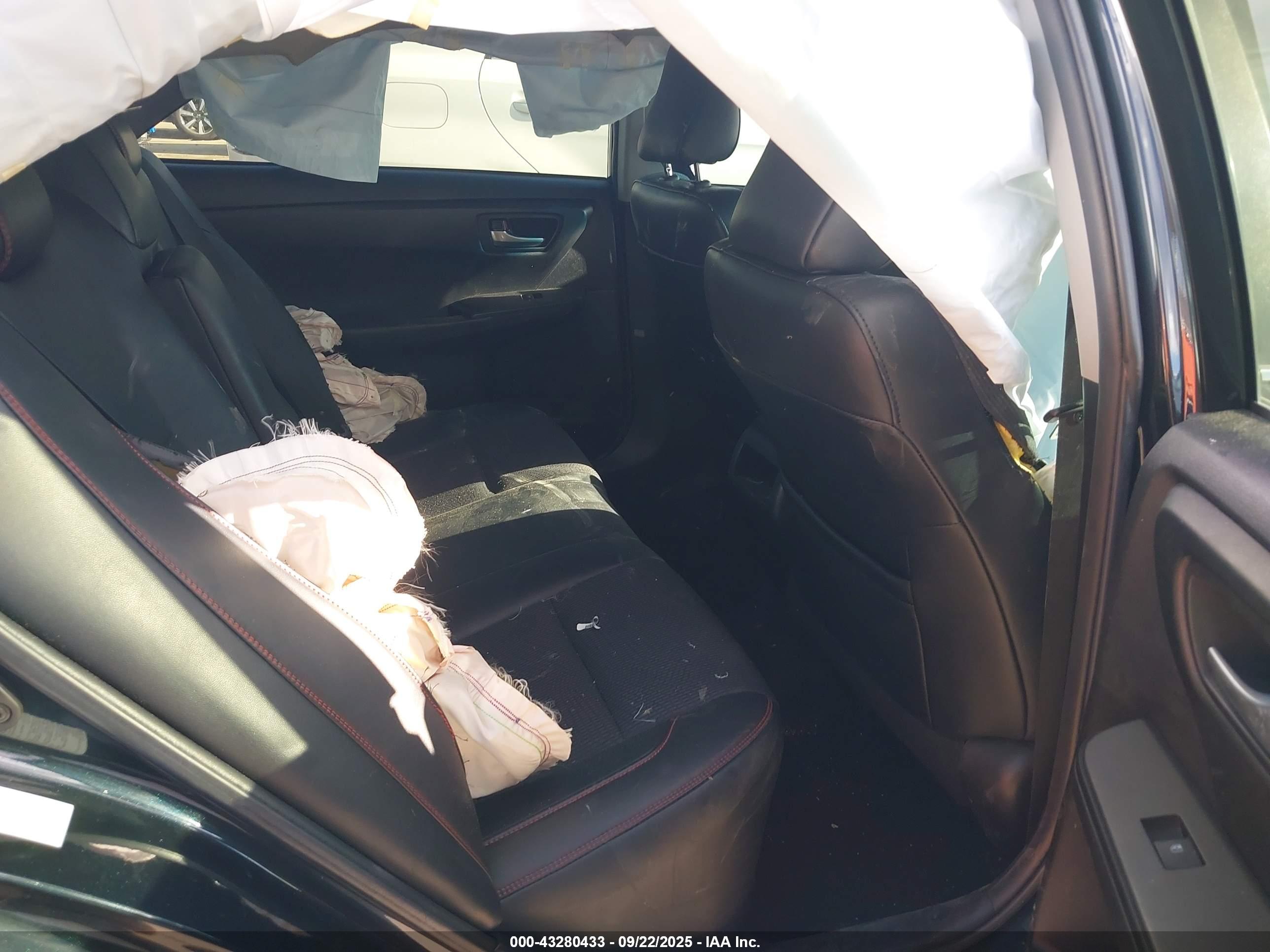 TOYOTA CAMRY image 8