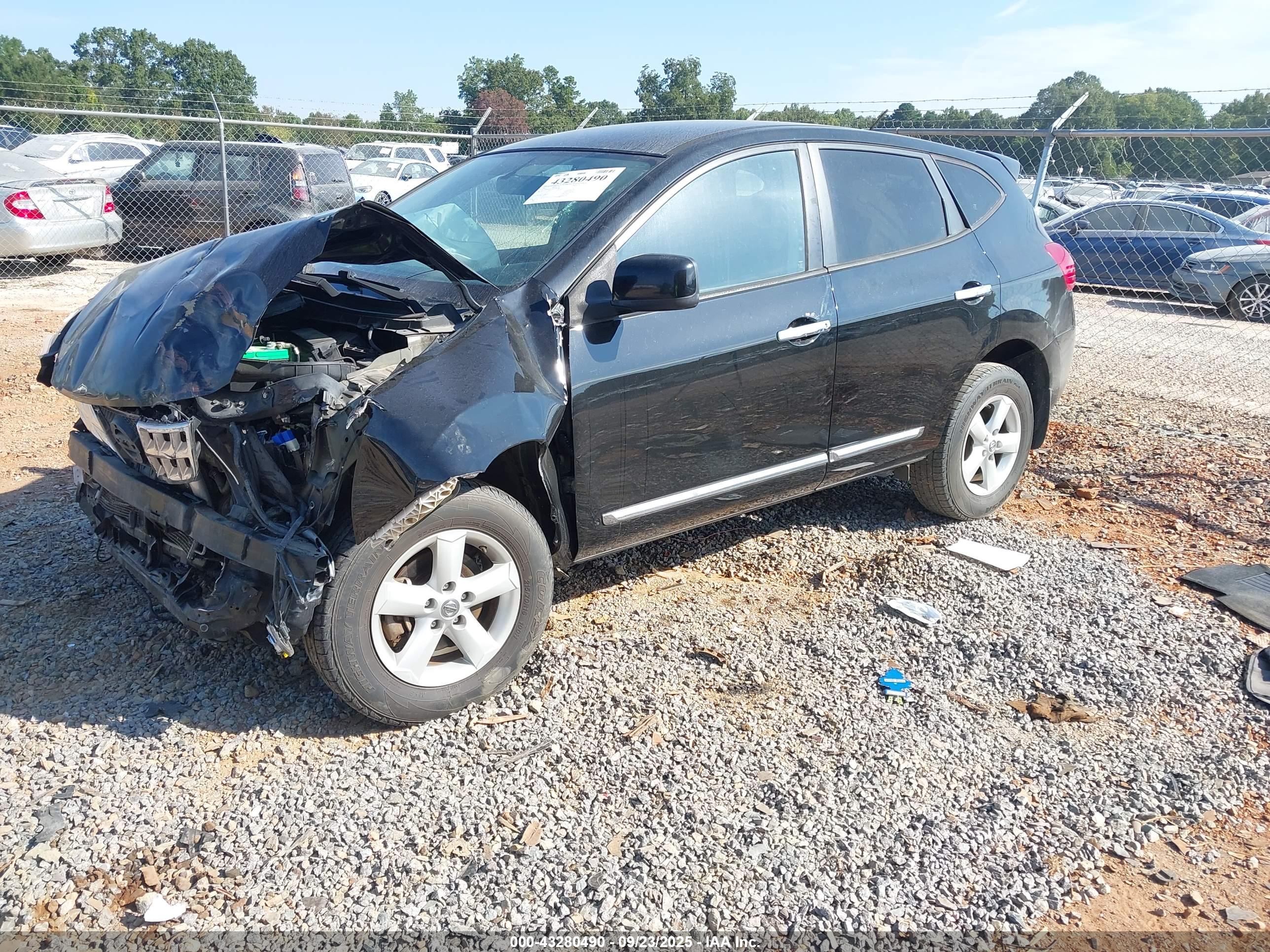 NISSAN ROGUE image 2