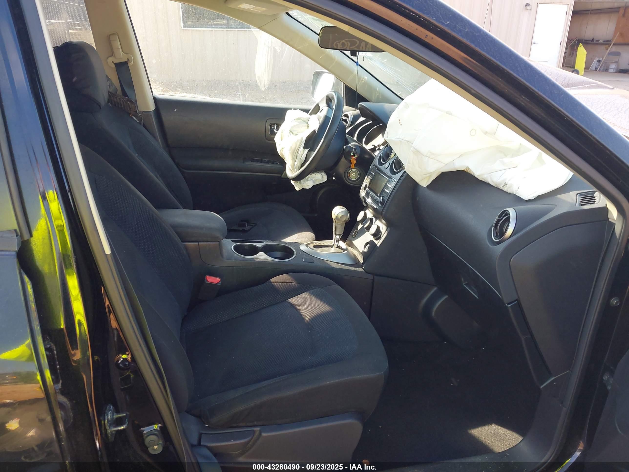 NISSAN ROGUE image 5