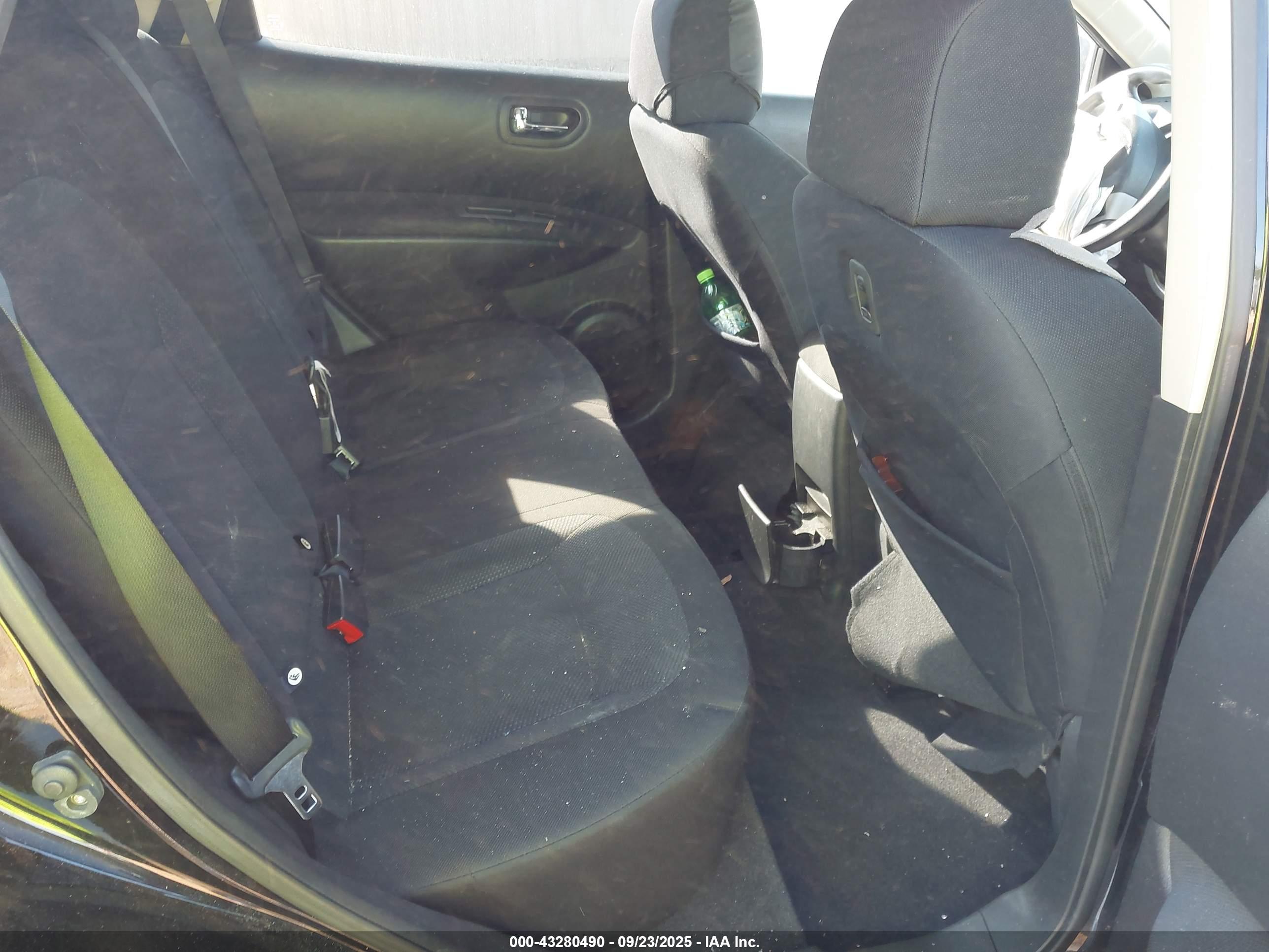 NISSAN ROGUE image 8