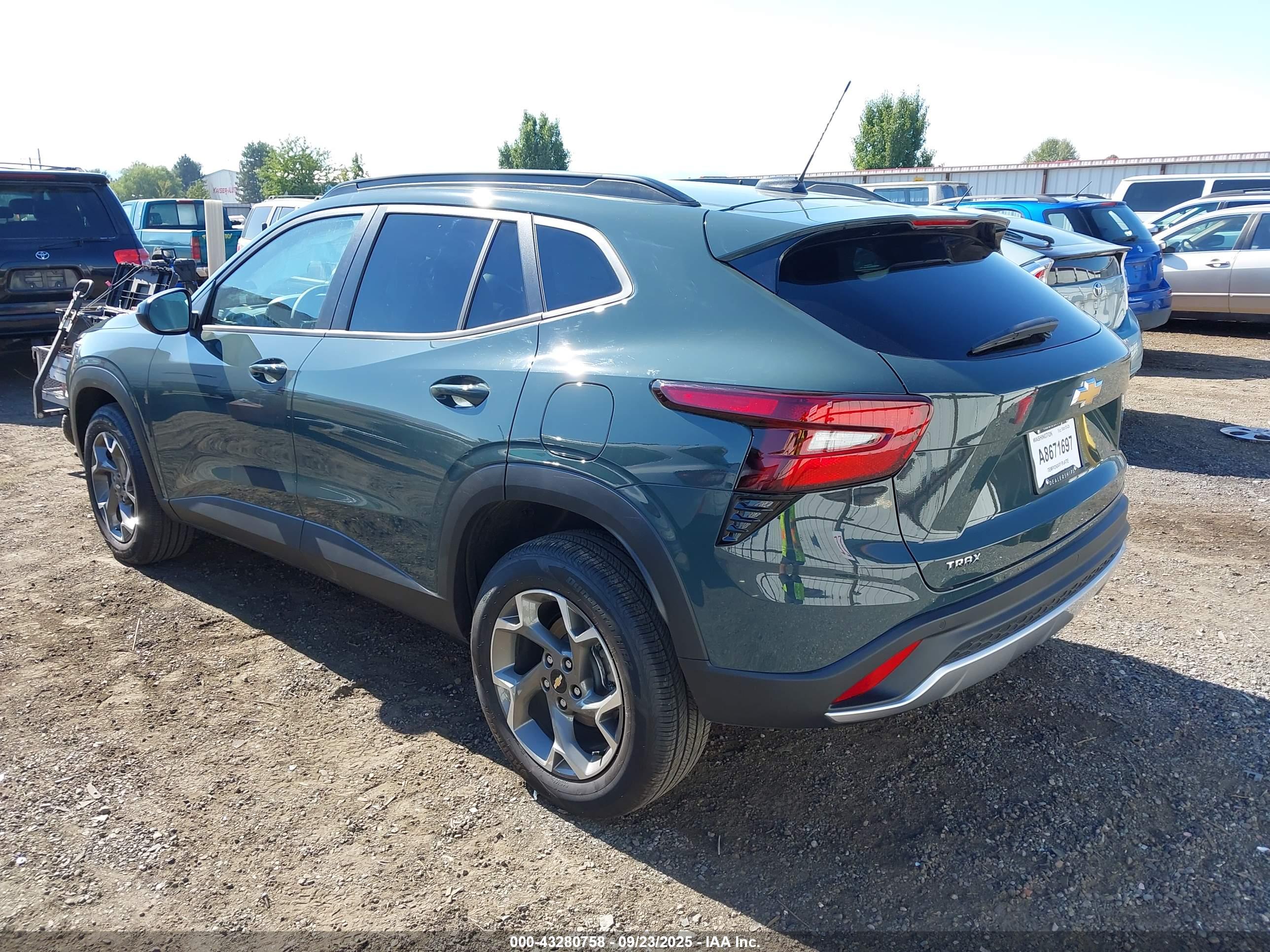 CHEVROLET TRAX image 3
