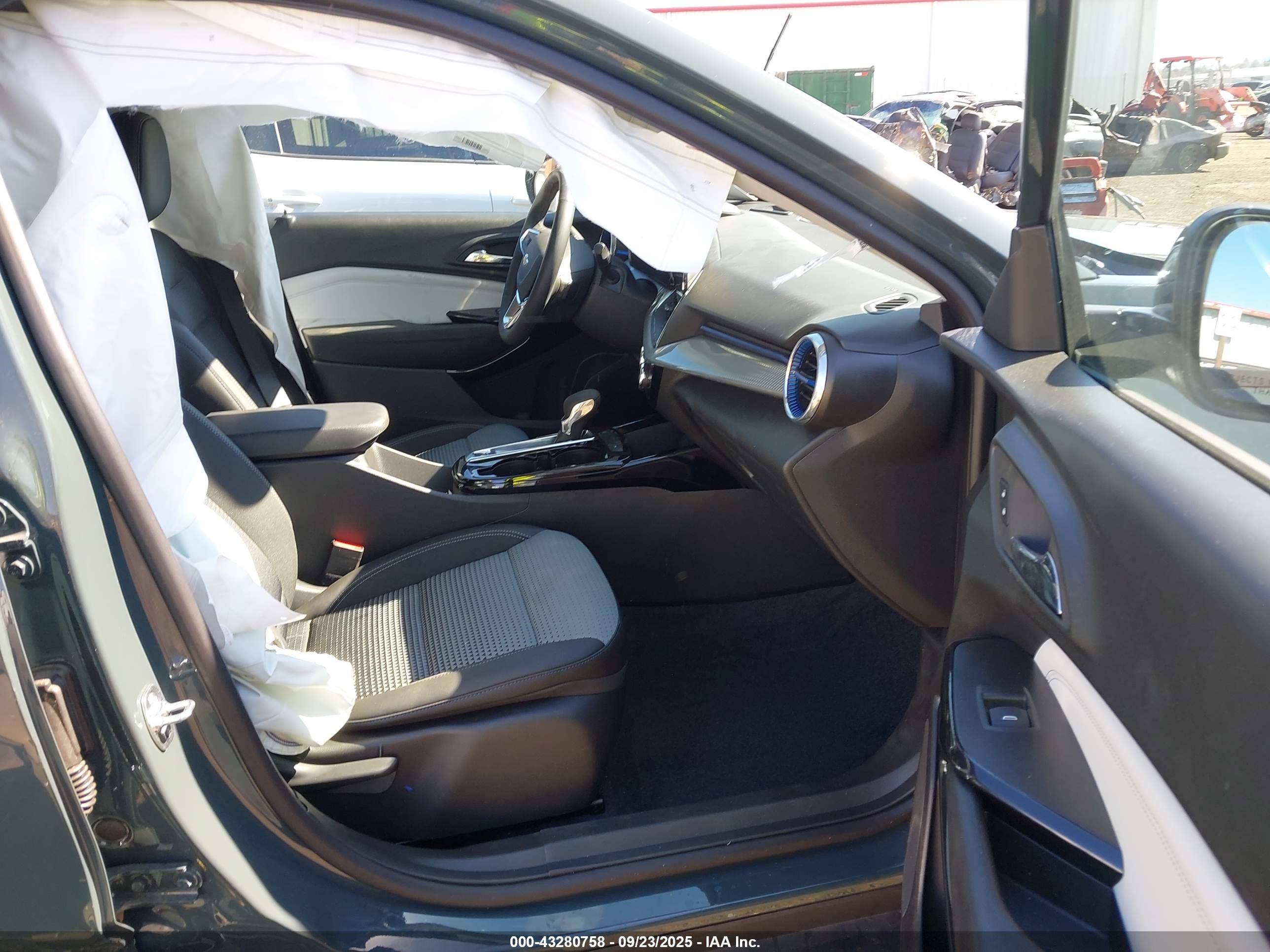 CHEVROLET TRAX image 5