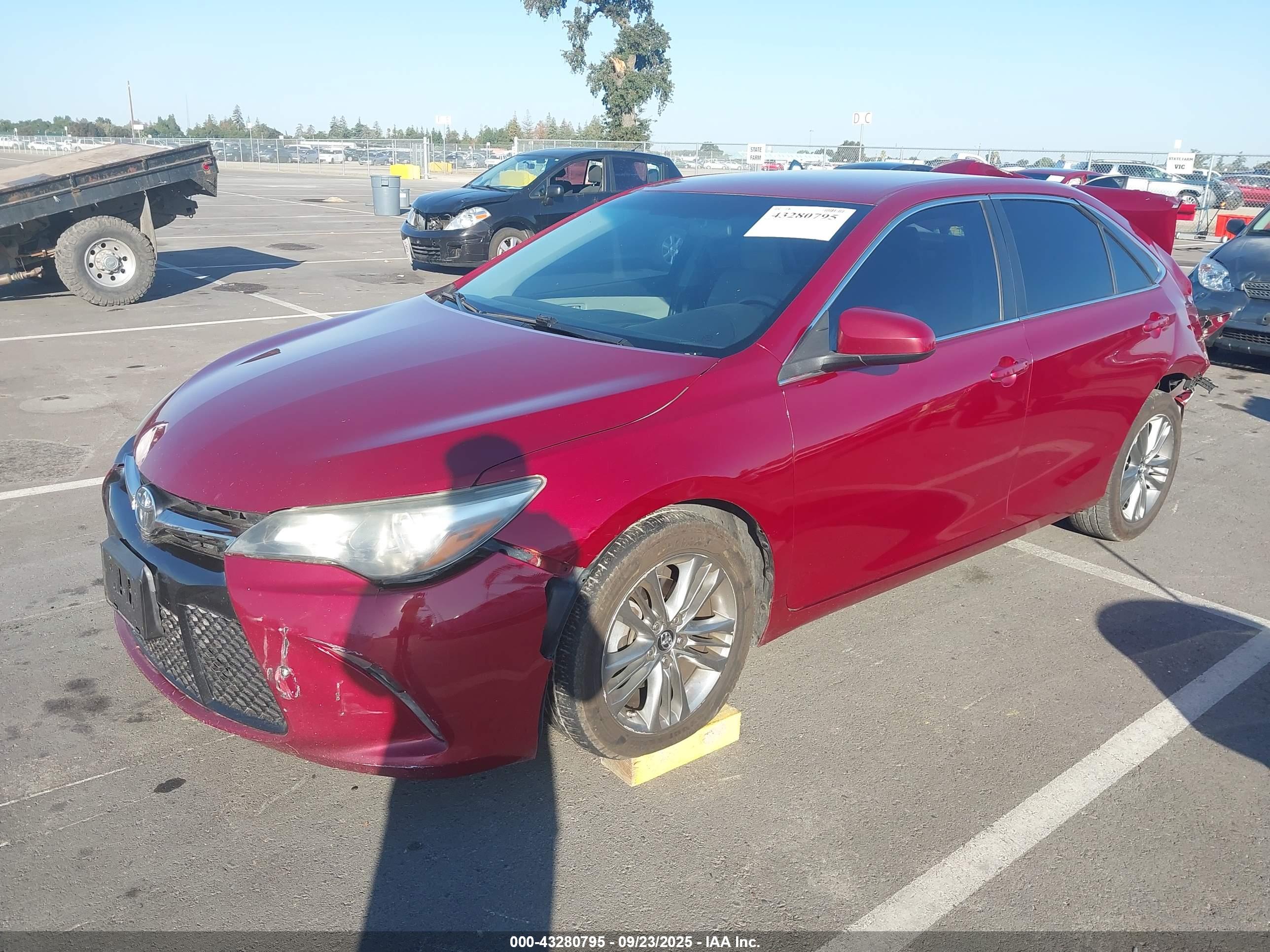 TOYOTA CAMRY image 2