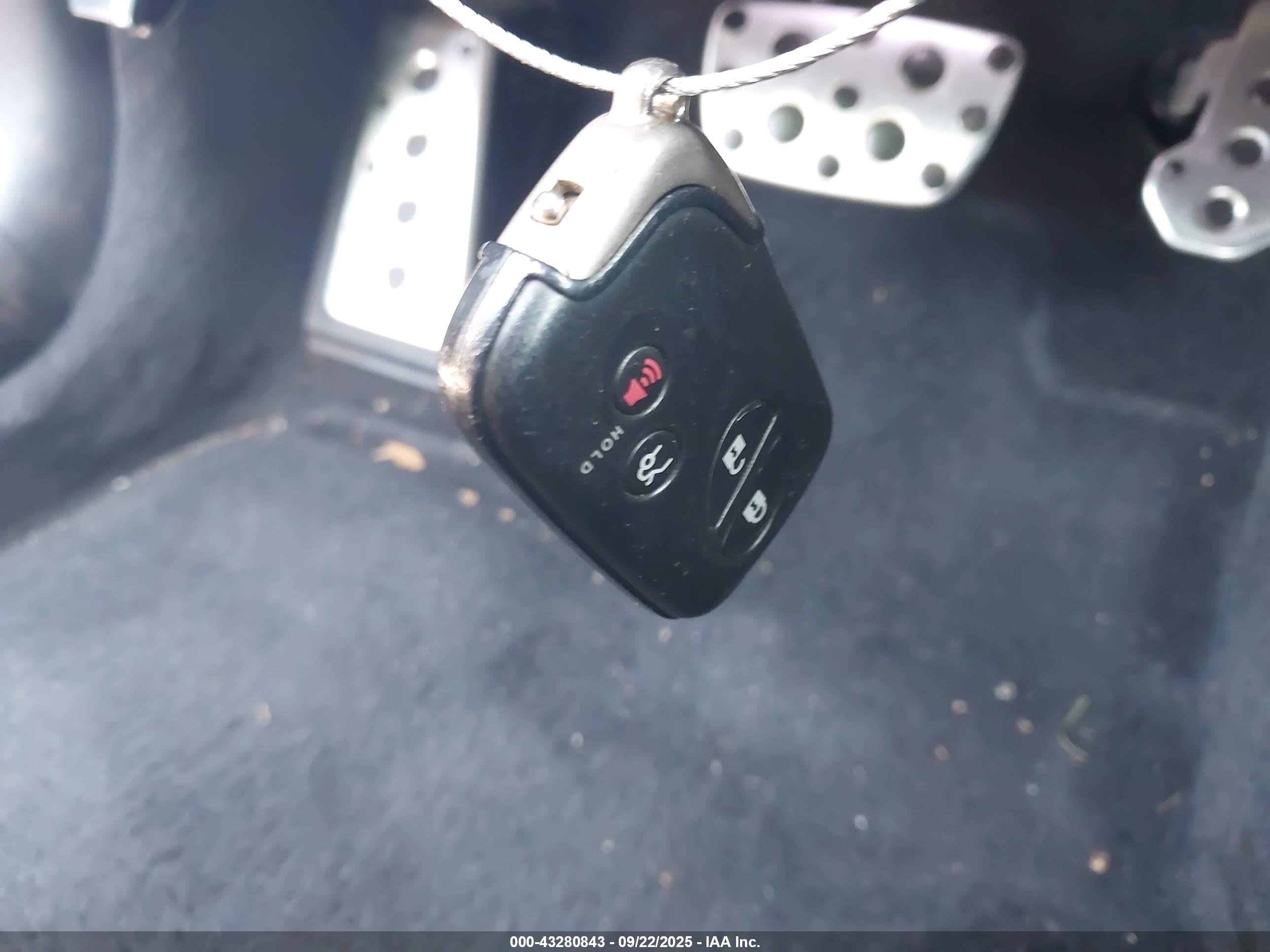 LEXUS IS image 11
